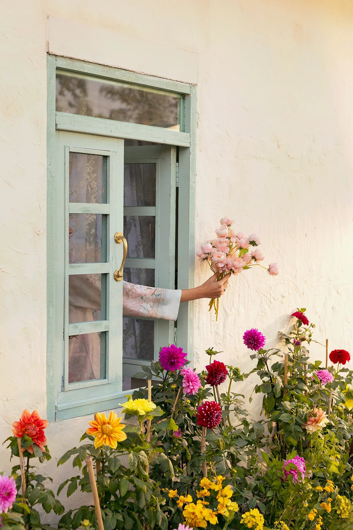MINT BLUSH