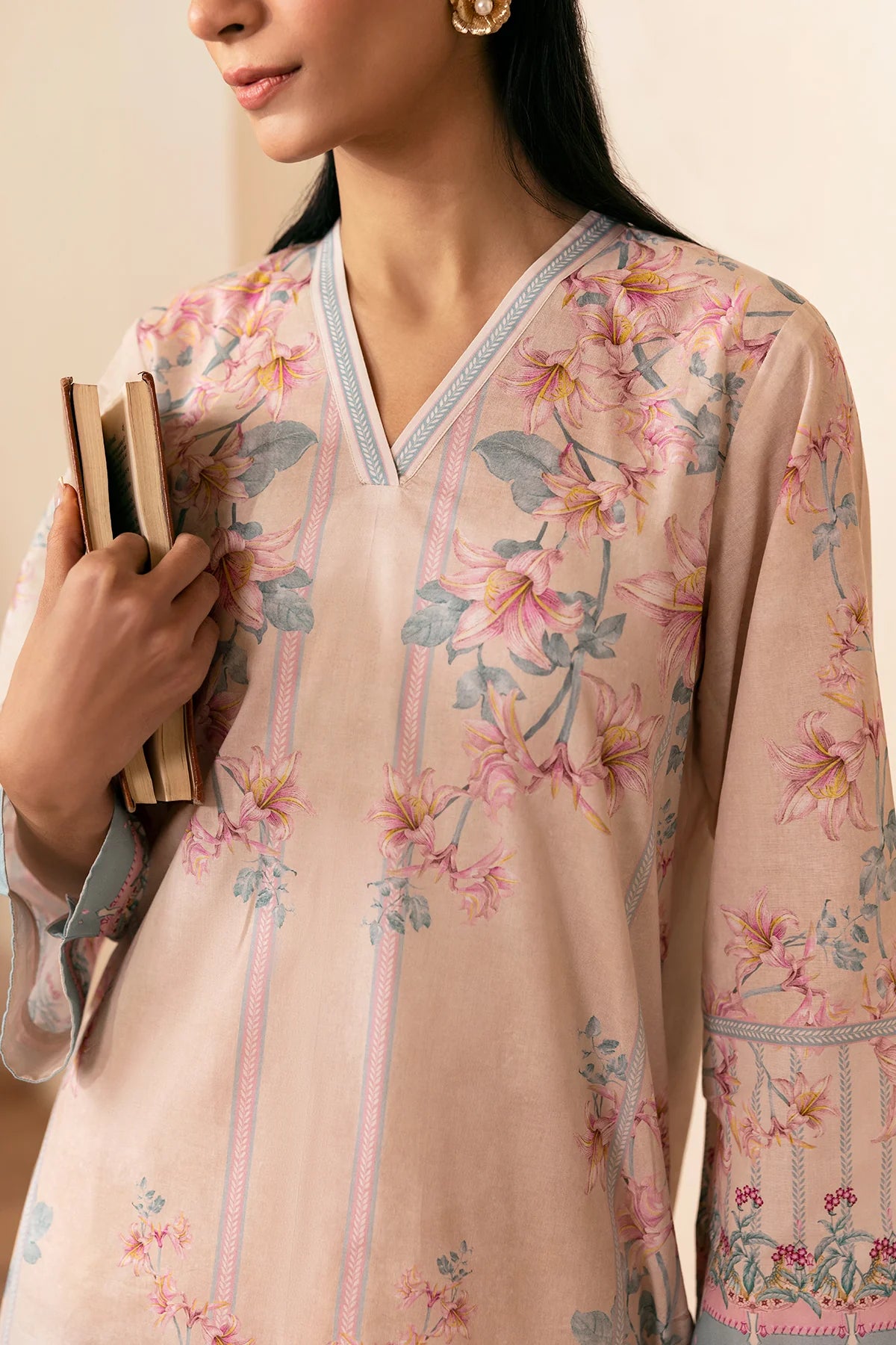 IVORY BLOSSOM