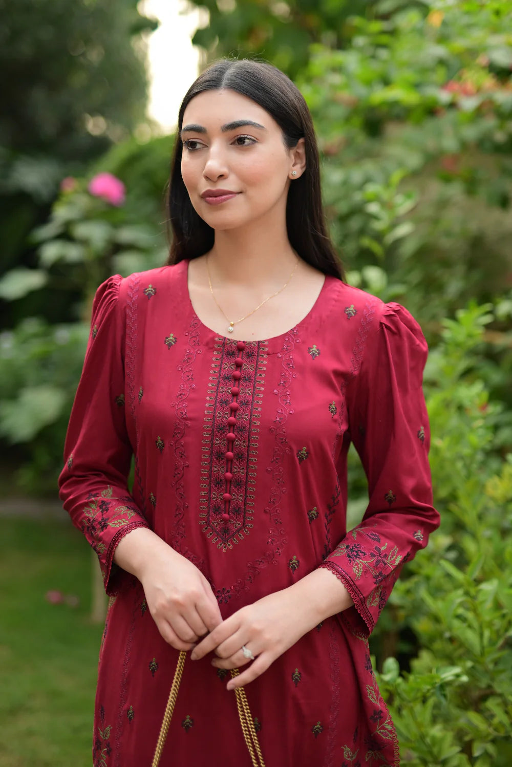 EMBROIDERED LINEN D-1011
