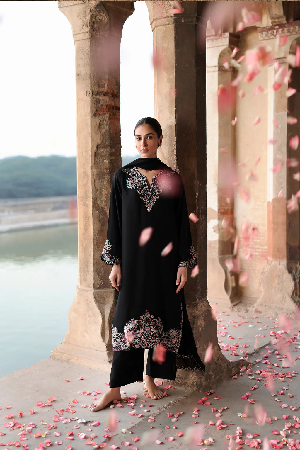 BLACK BIRD MATCHING SET