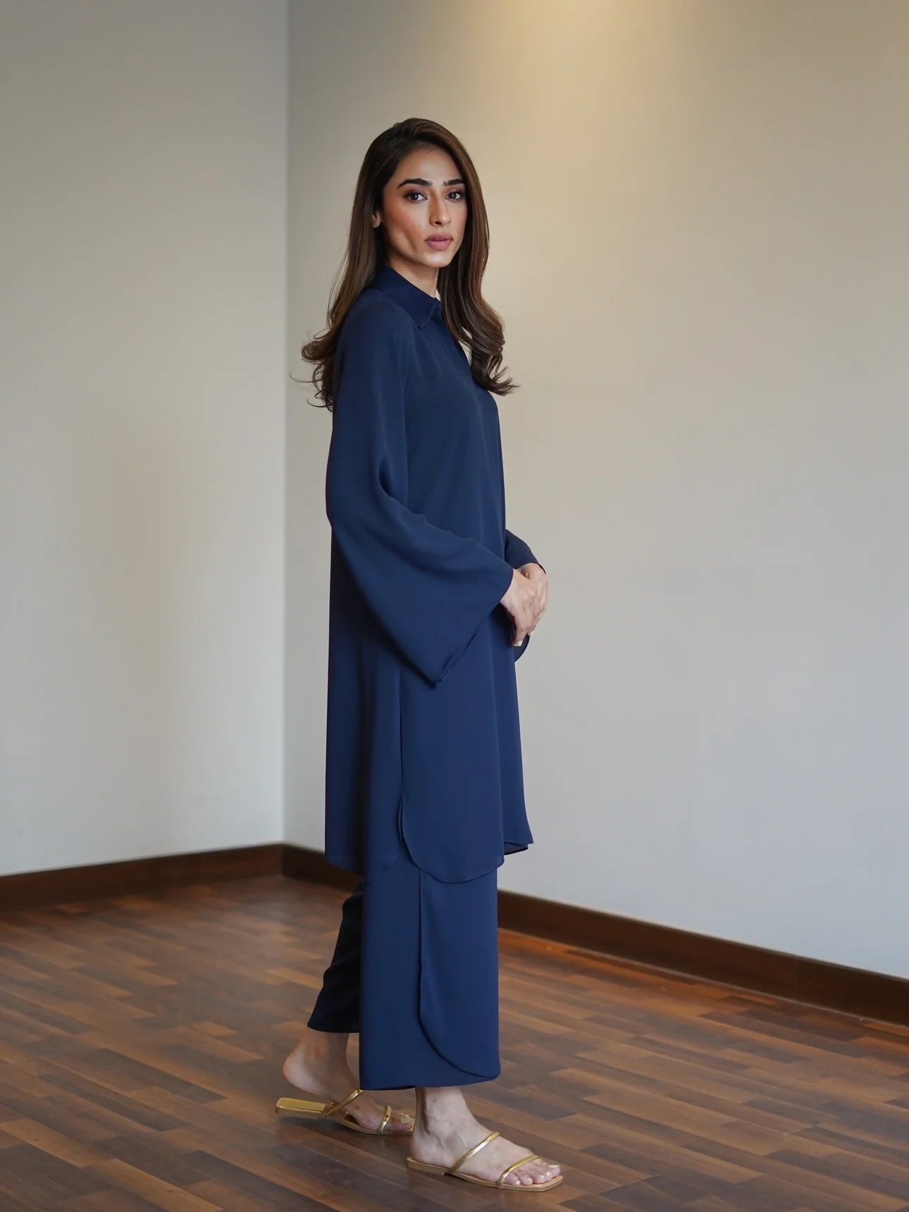 NAVY OAK TUNIC WITH TULIP PANTS