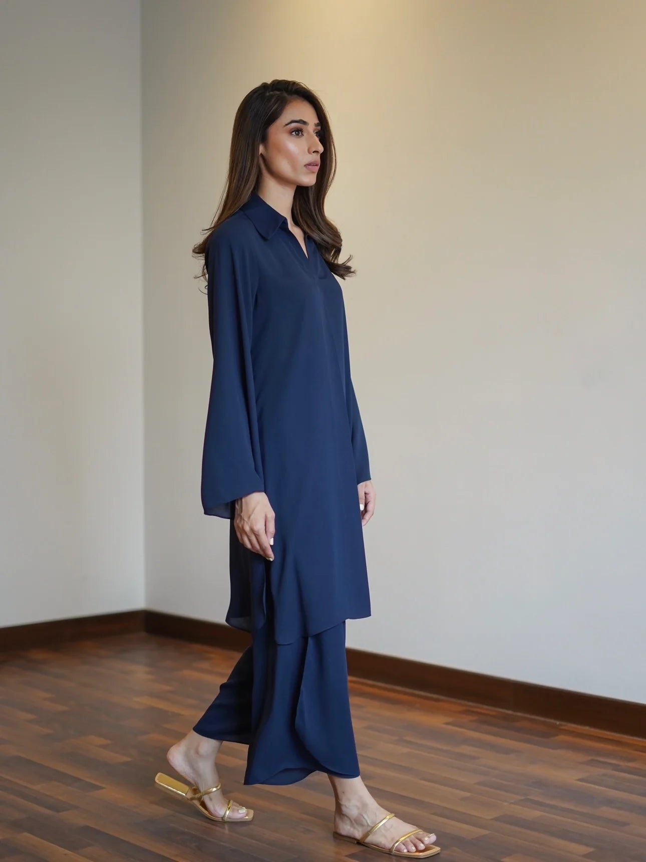NAVY OAK TUNIC WITH TULIP PANTS