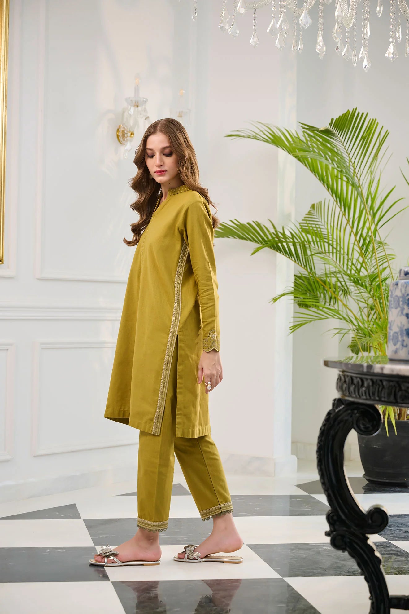 DC-2250 GREEN 2PCS EMBROIDERED KURTA WITH TROUSER