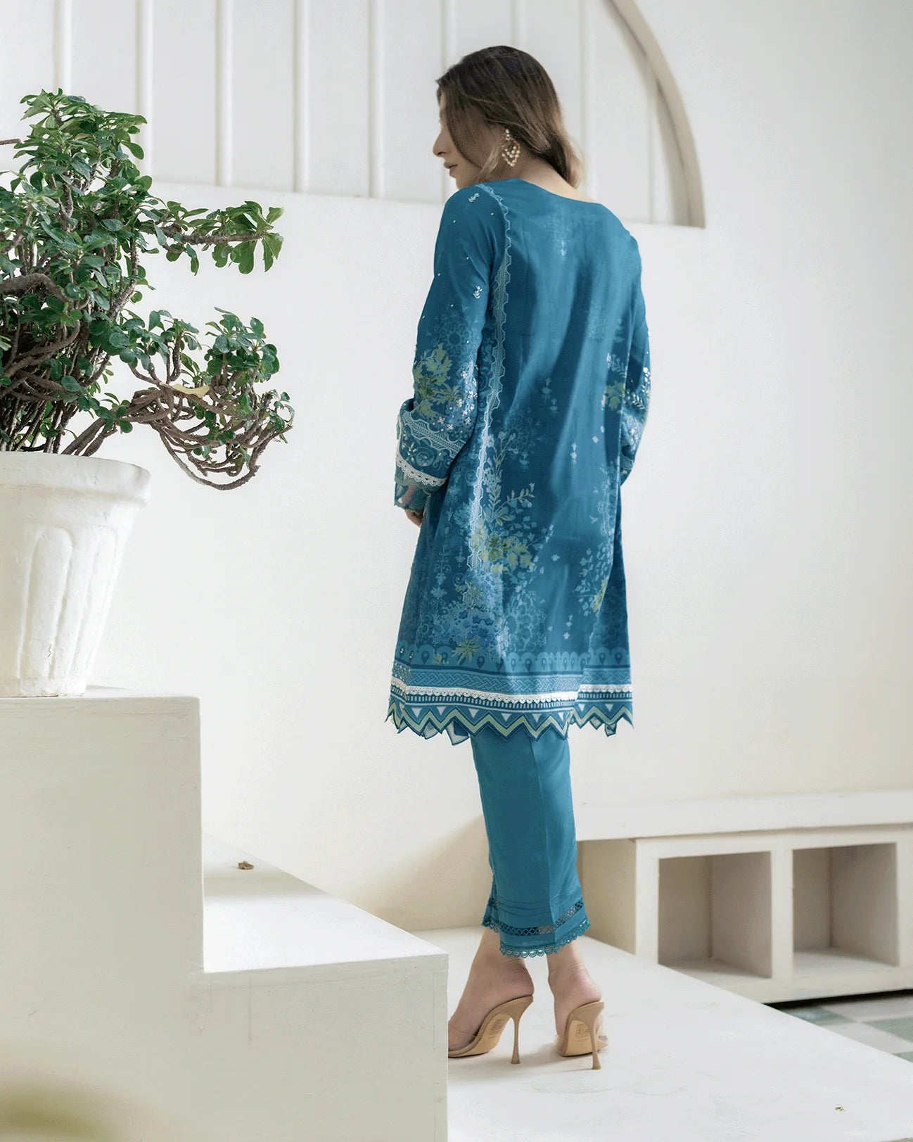 DC-2273 TURQUOISE BLUE 2PCS HAND EMBELLISHED SHIRT WITH TROUSER
