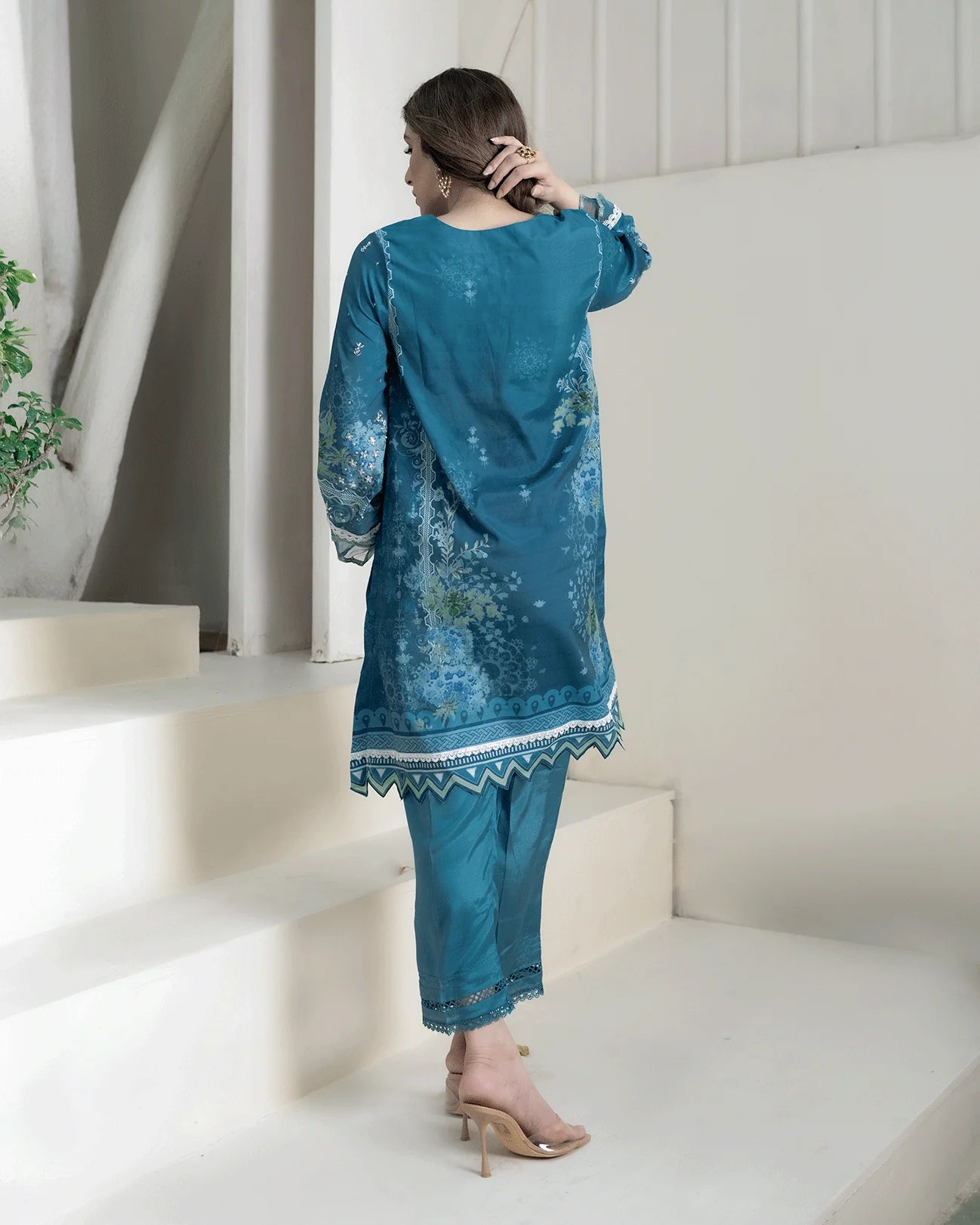 DC-2273 TURQUOISE BLUE 2PCS HAND EMBELLISHED SHIRT WITH TROUSER