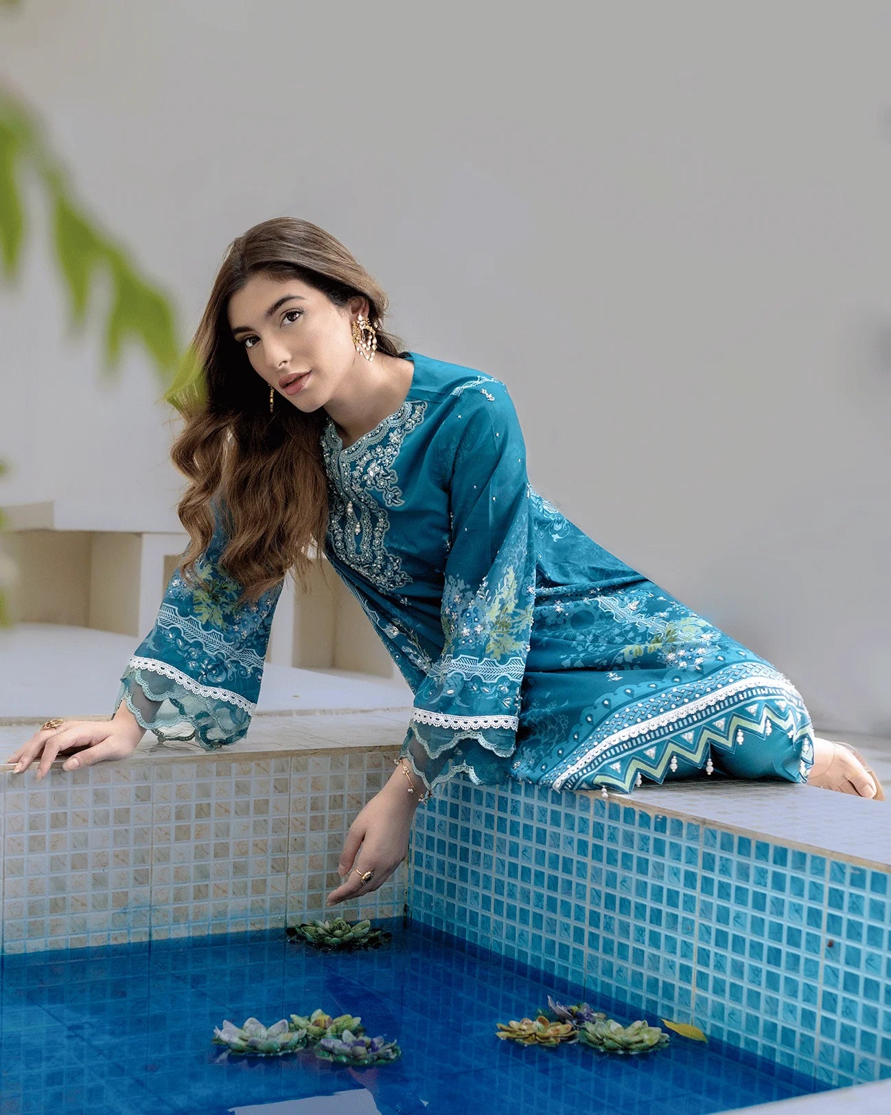 DC-2273 TURQUOISE BLUE 2PCS HAND EMBELLISHED SHIRT WITH TROUSER