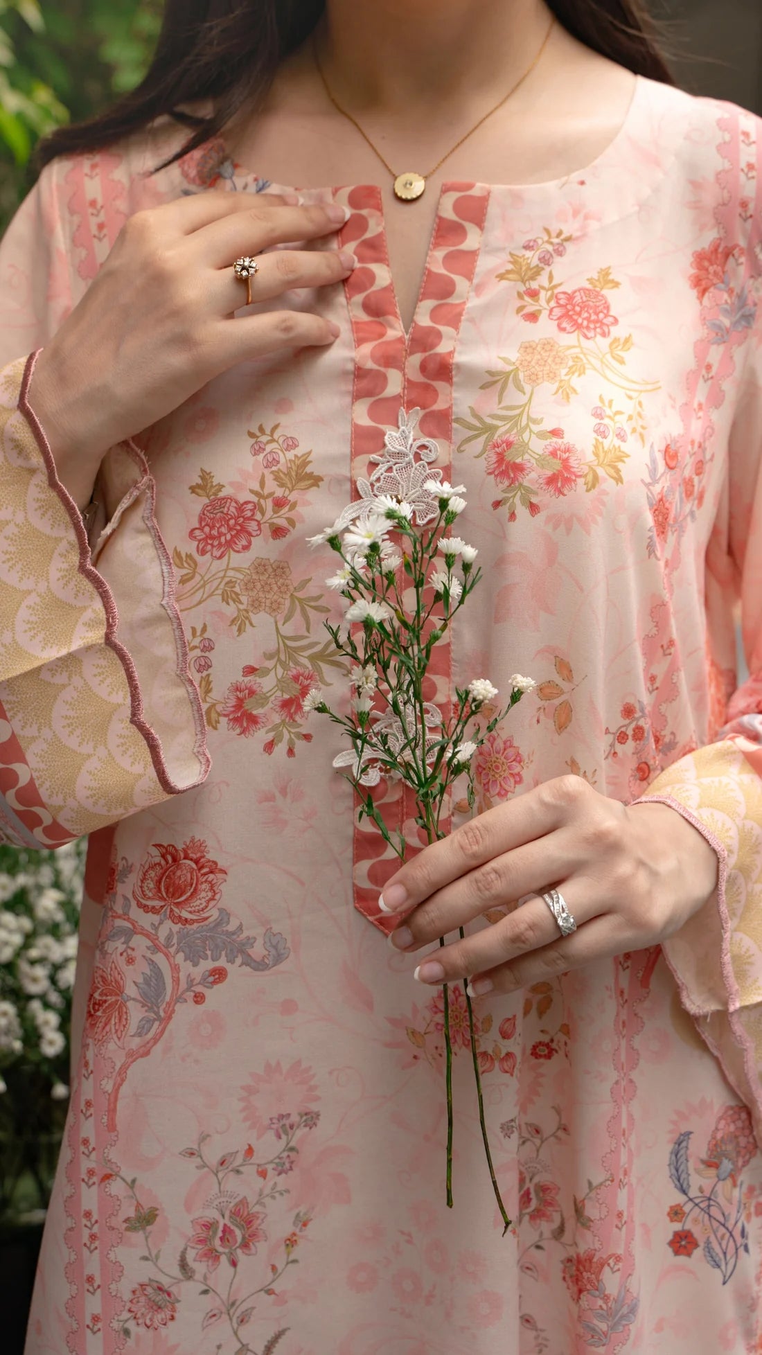 LEYLI KAFTAN AND IZAAR