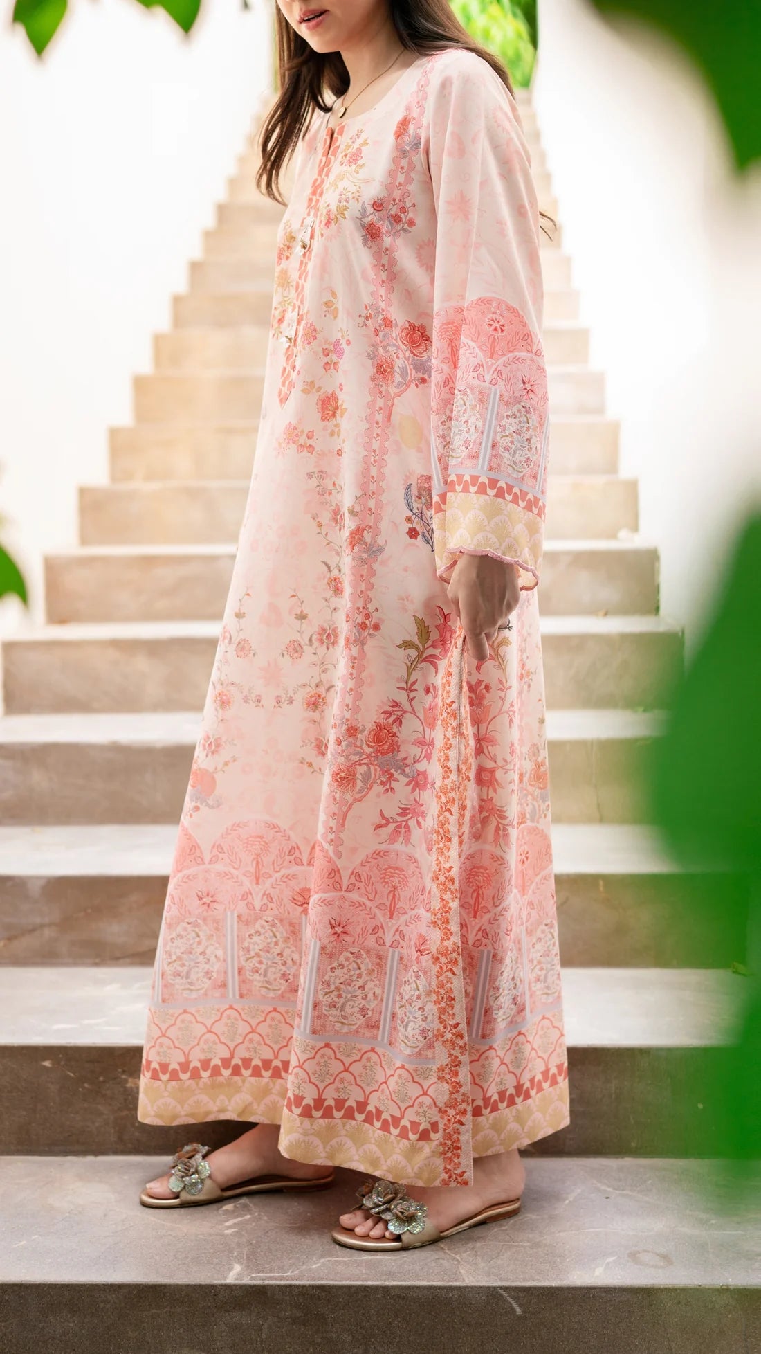 LEYLI KAFTAN AND IZAAR