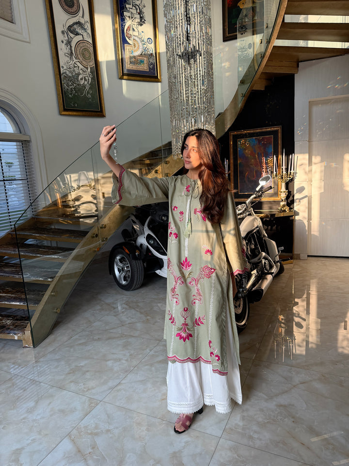 OLEANDER - SAGE GREEN EMBROIDERED KURTA