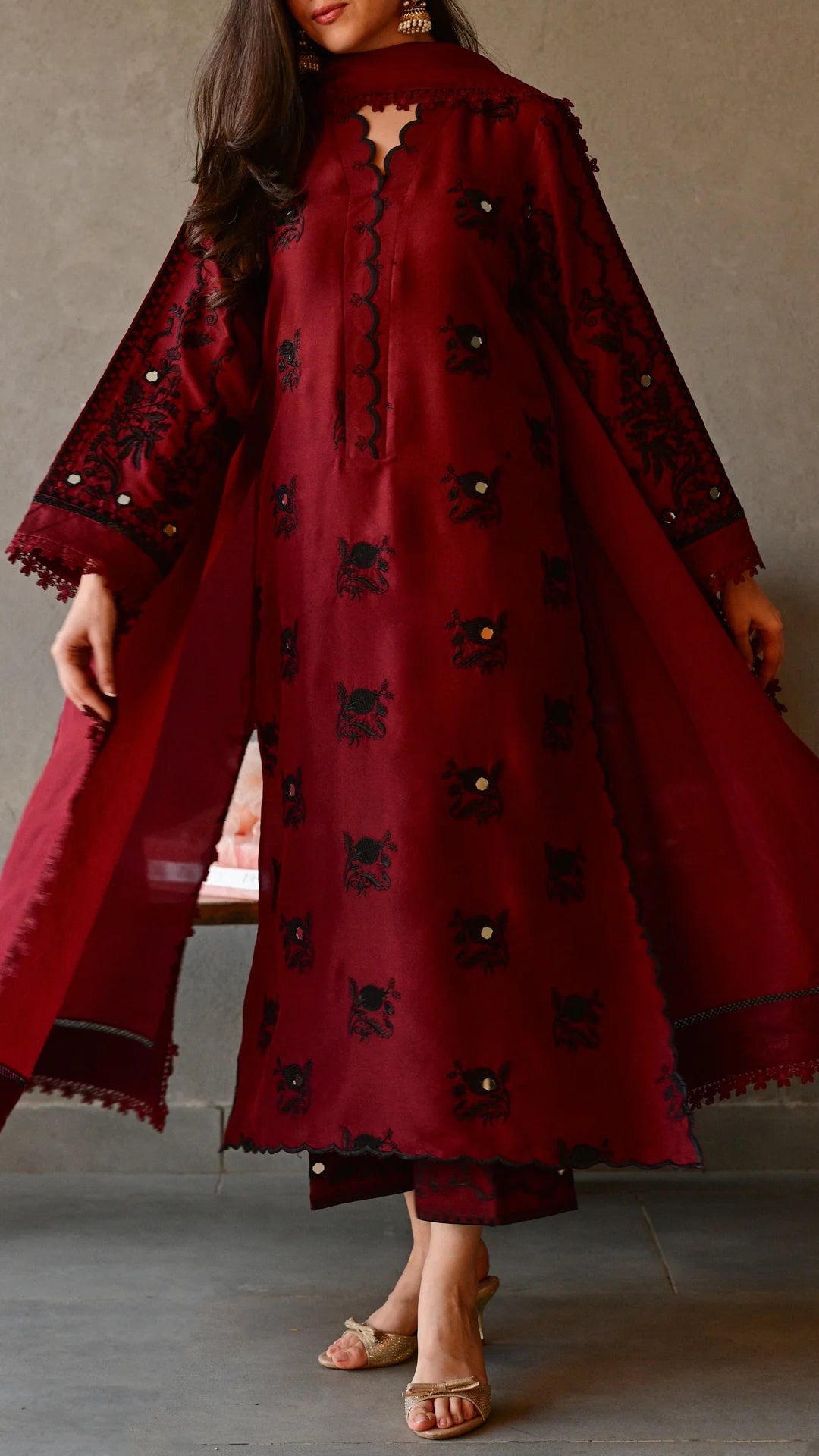 LUMI KURTA AND EMBROIDERED IZAAR