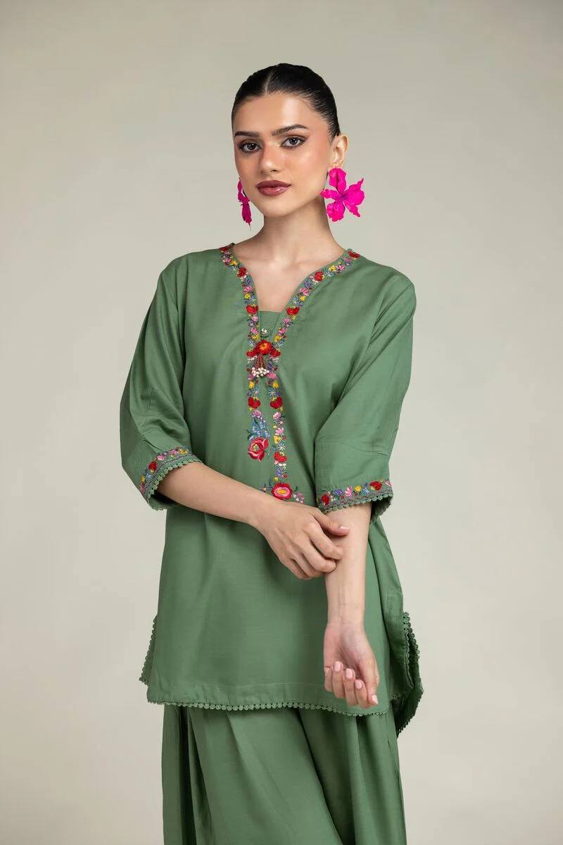 GREEN FLORAL EMBROIDERED RAW SILK SUIT