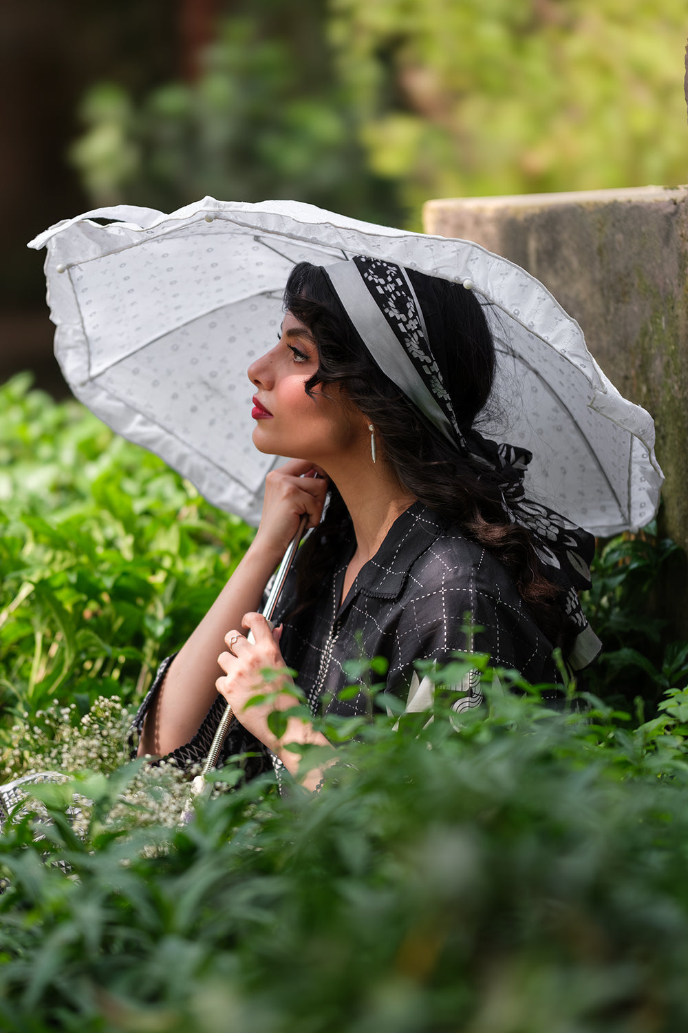 MONOCHROME MOSAIC