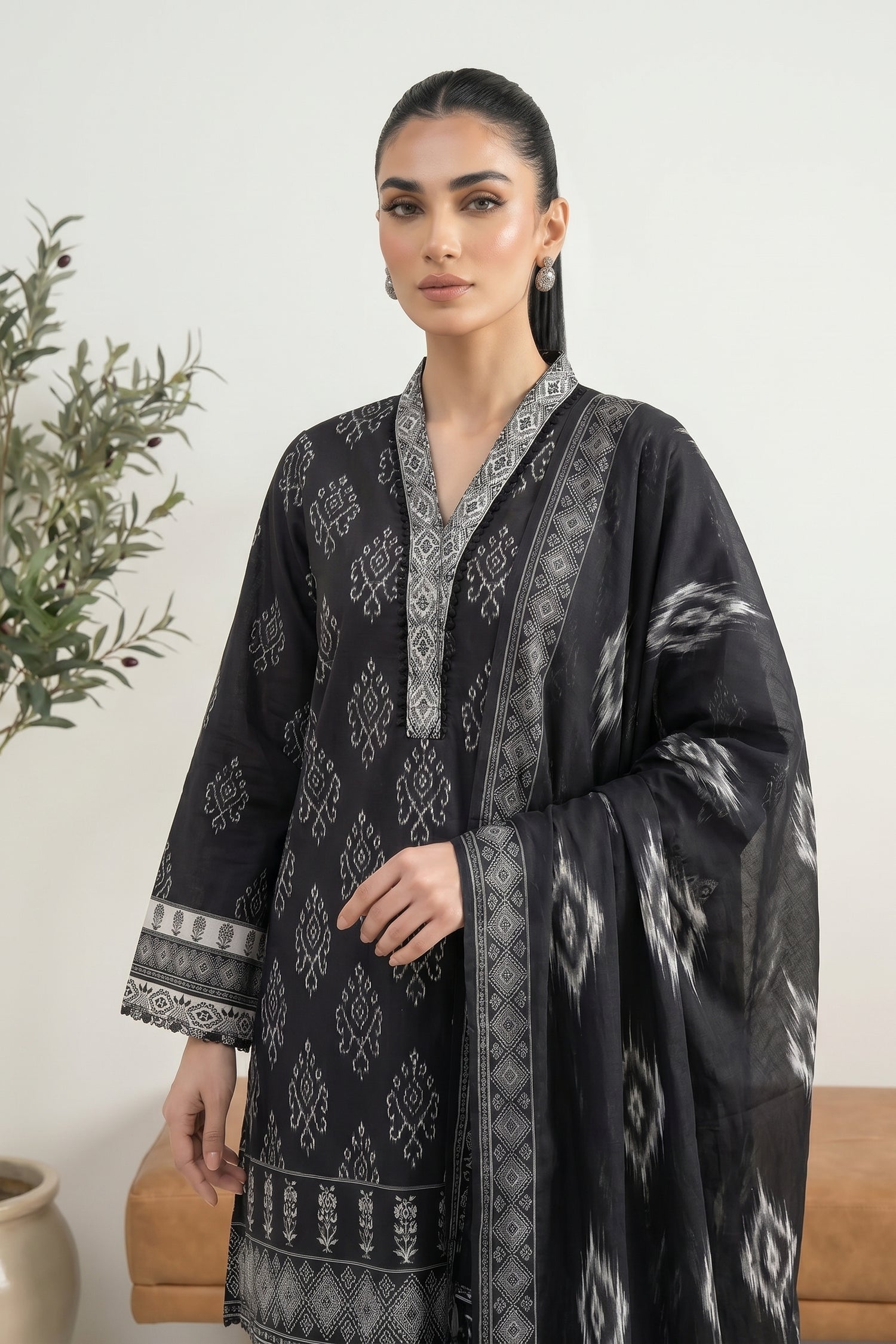 LAKHANY 03 PIECE STITCHED MONOCHROME PRINTED LAWN