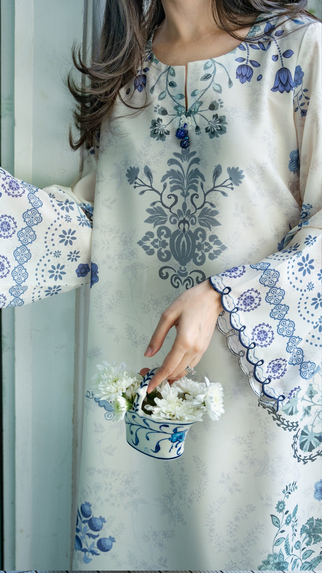 SOLE KAFTAN AND IZAAR
