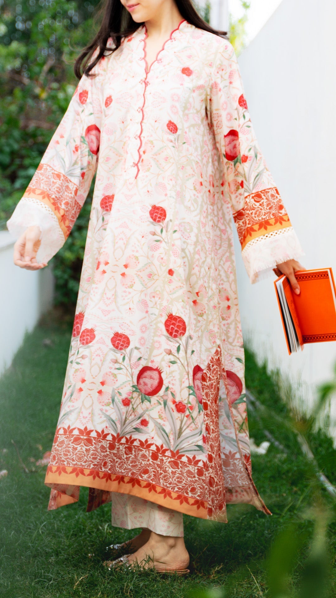 EMBER KAFTAN AND IZAAR