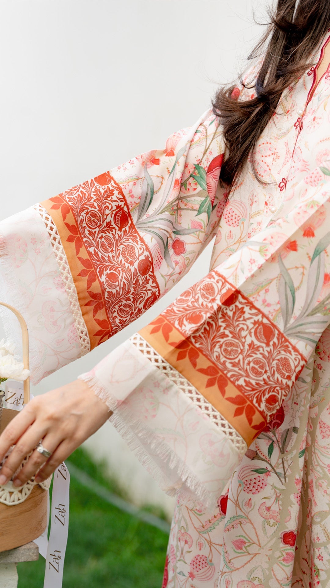EMBER KAFTAN AND IZAAR