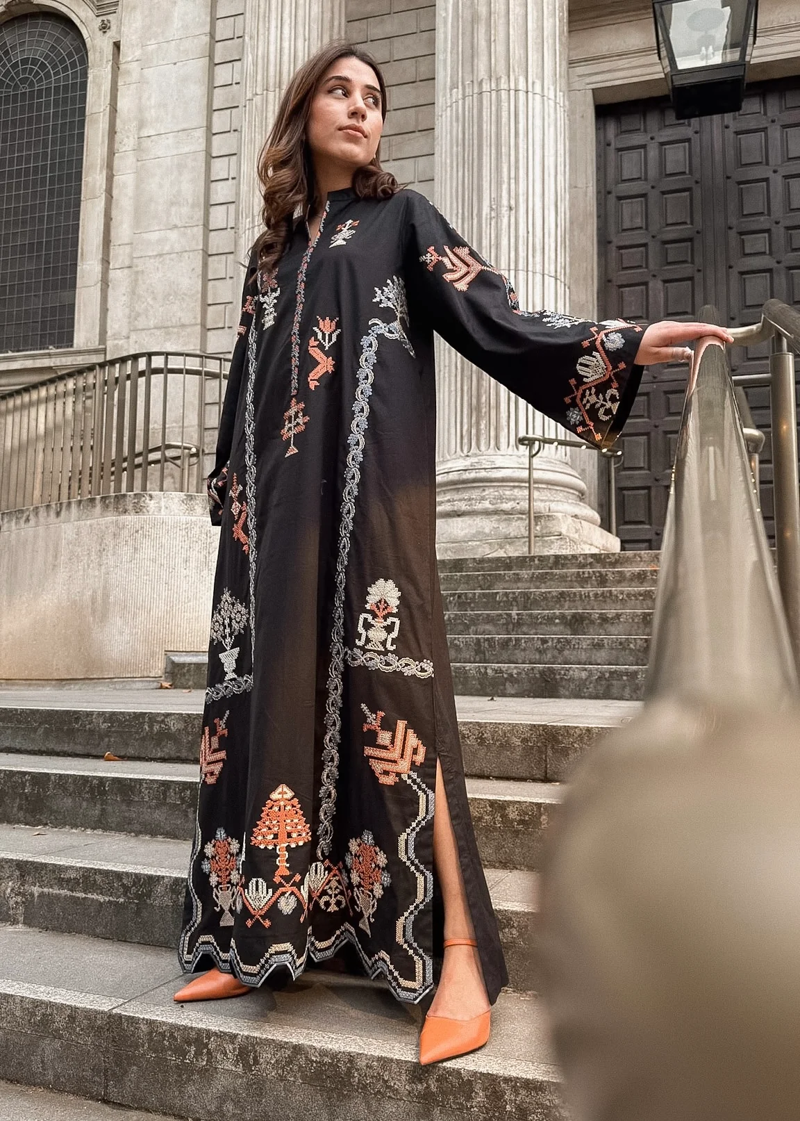 ONYX - BLACK EMBROIDERED KAFTAN