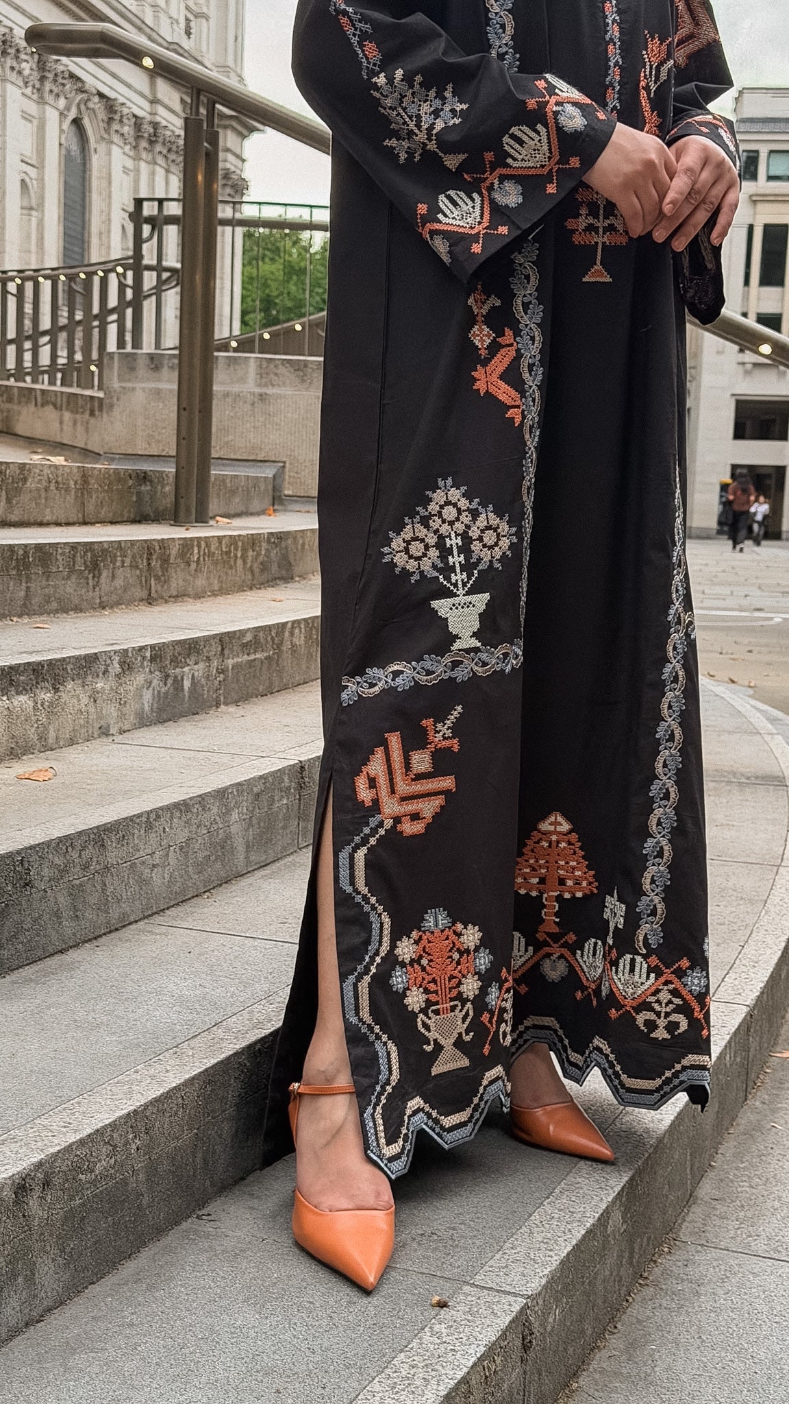 ONYX - BLACK EMBROIDERED KAFTAN