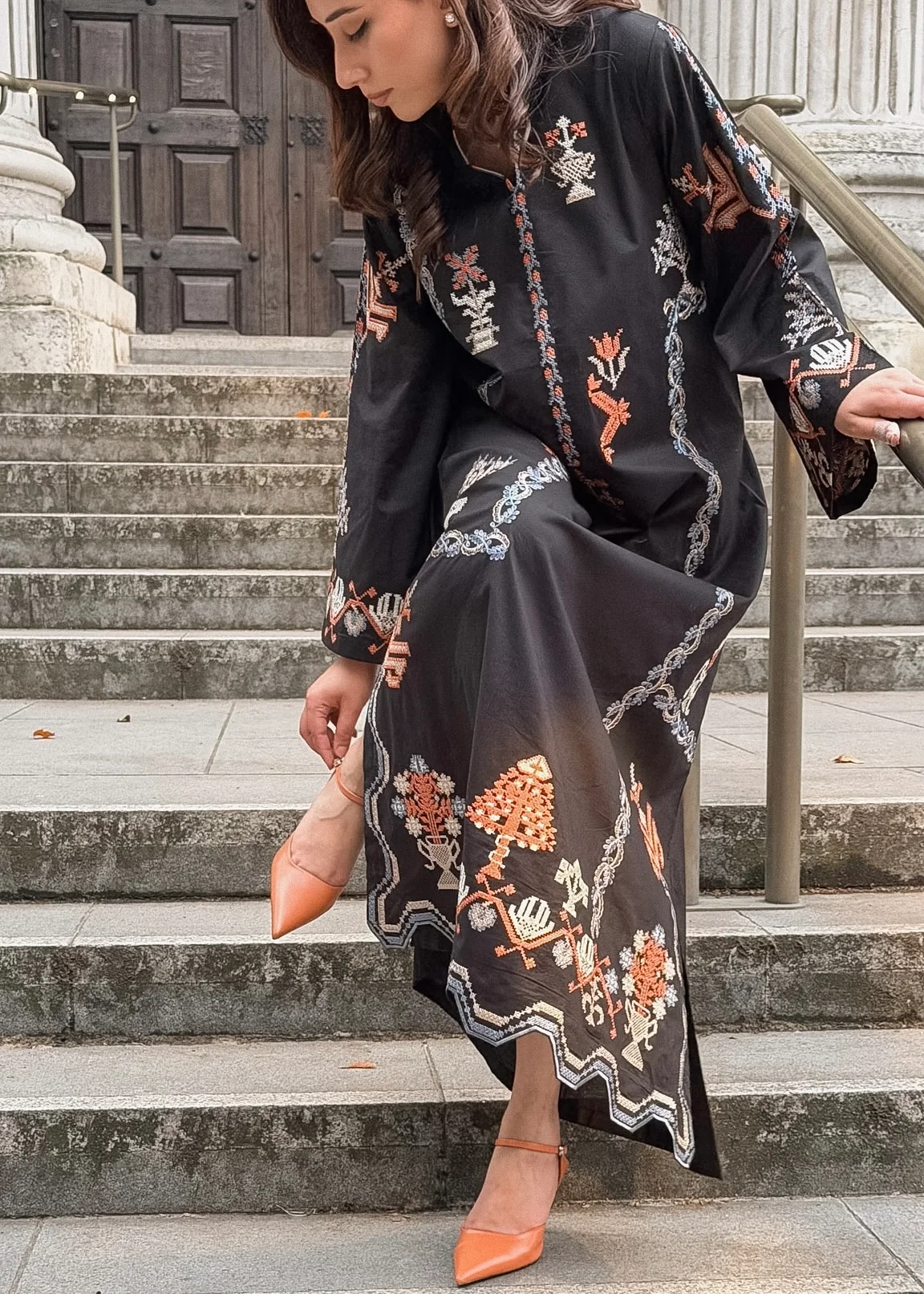 ONYX - BLACK EMBROIDERED KAFTAN