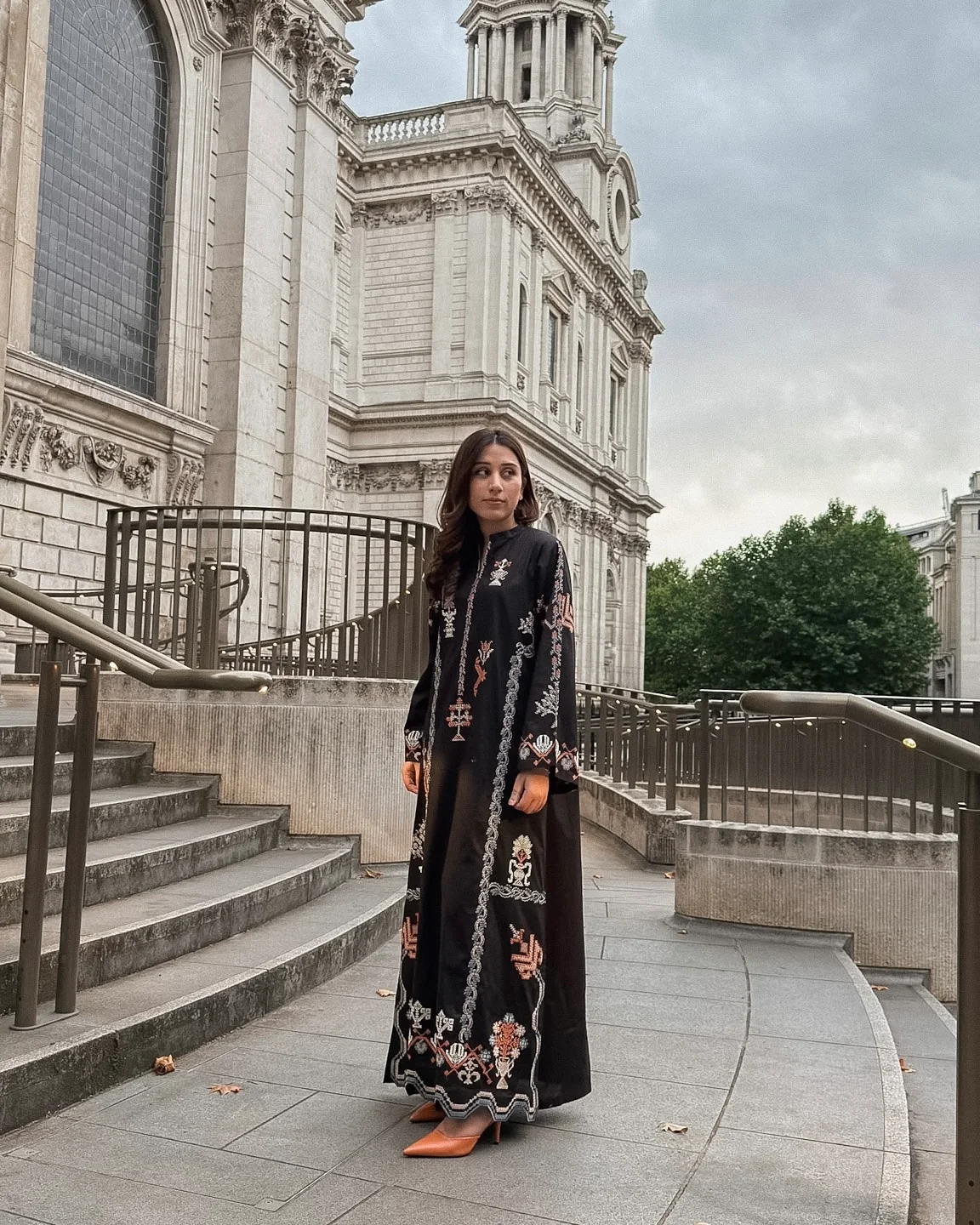 ONYX - BLACK EMBROIDERED KAFTAN