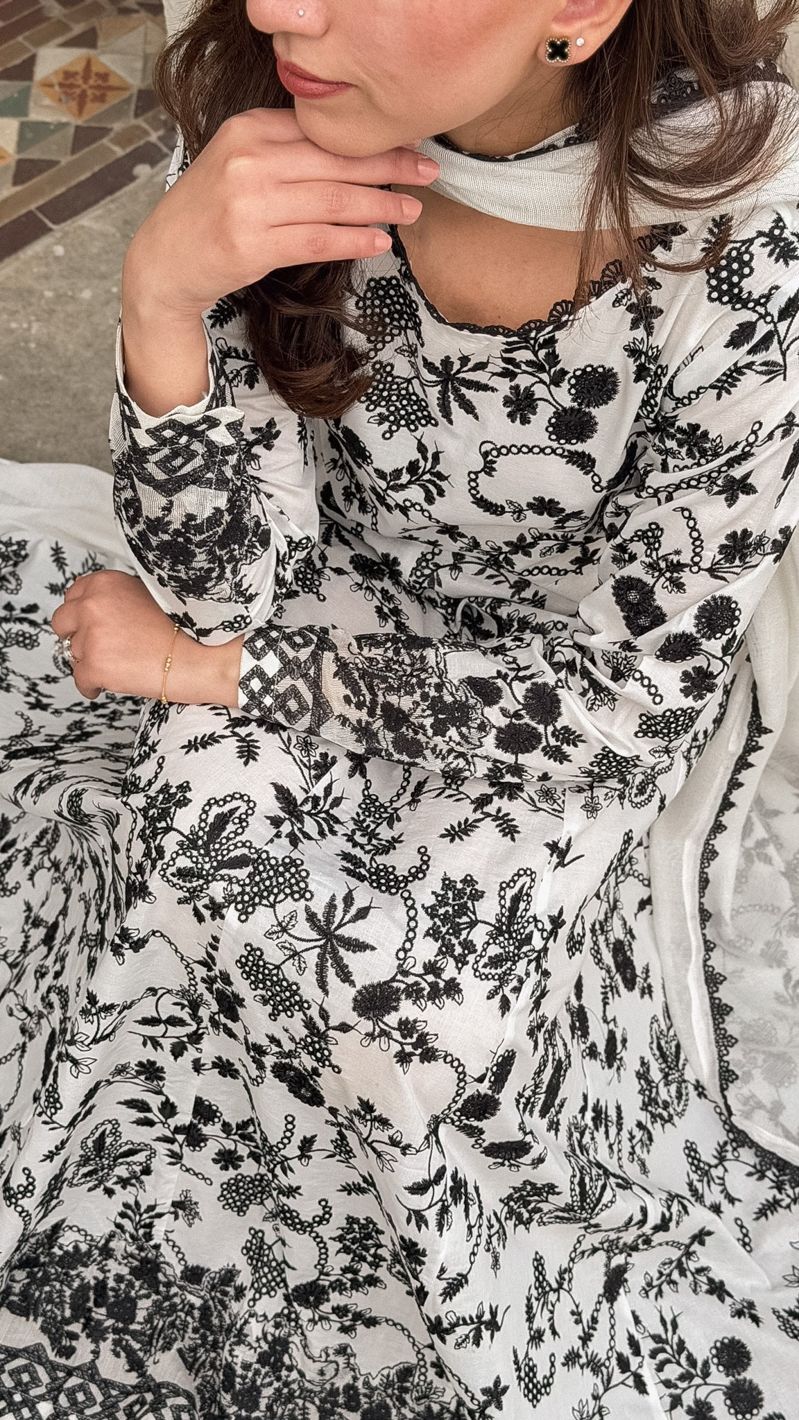 AMELIA - WHITE EMBROIDERED KALIDAR