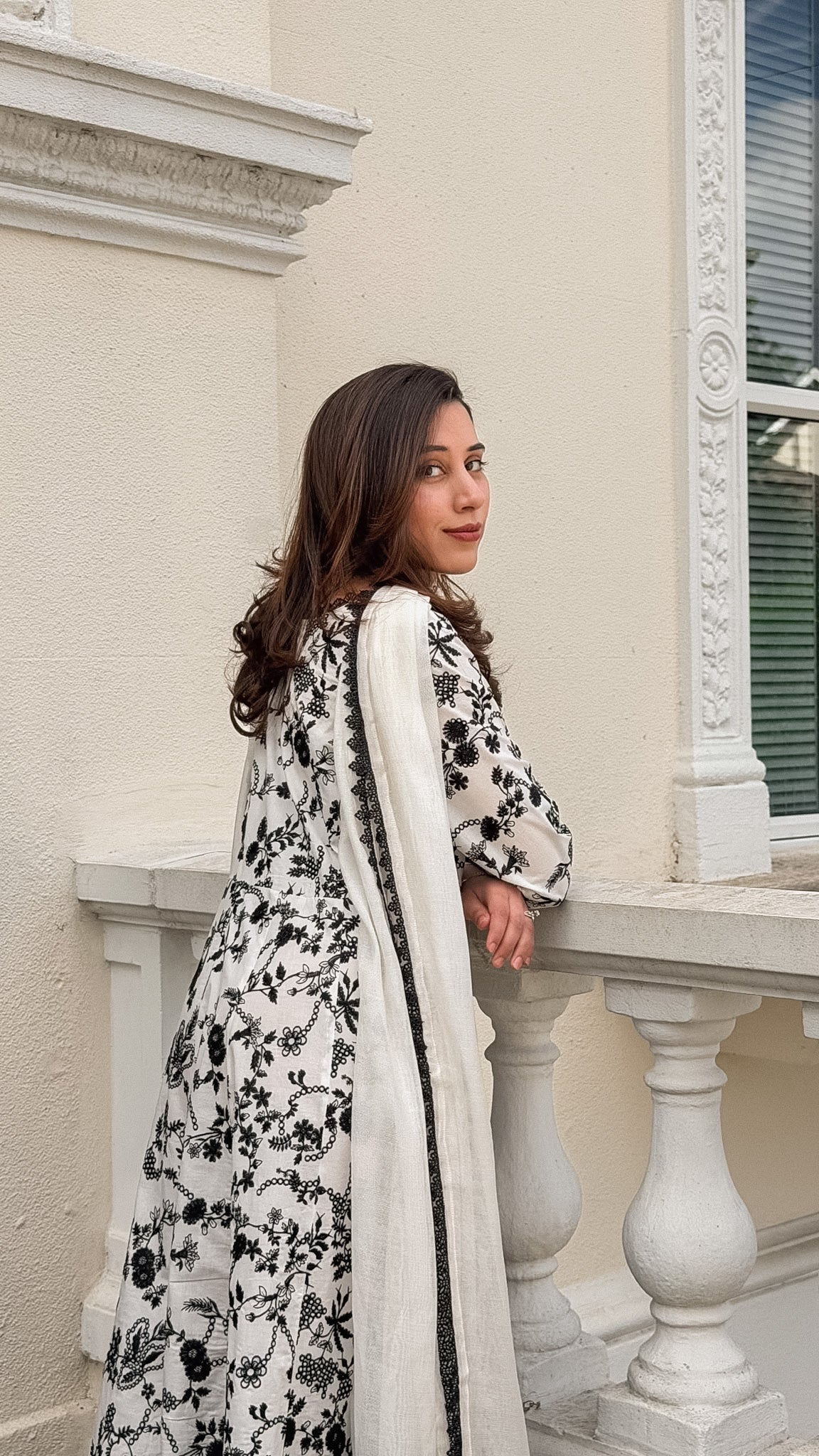 AMELIA - WHITE EMBROIDERED KALIDAR