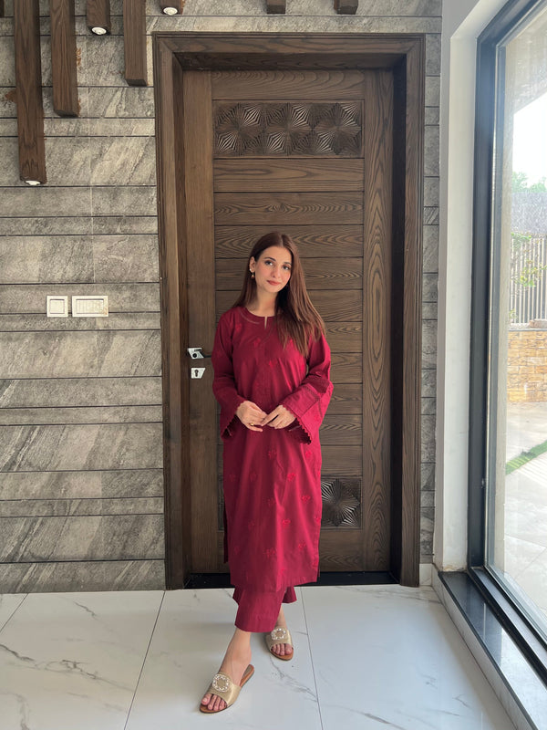 MAROON AMBER
