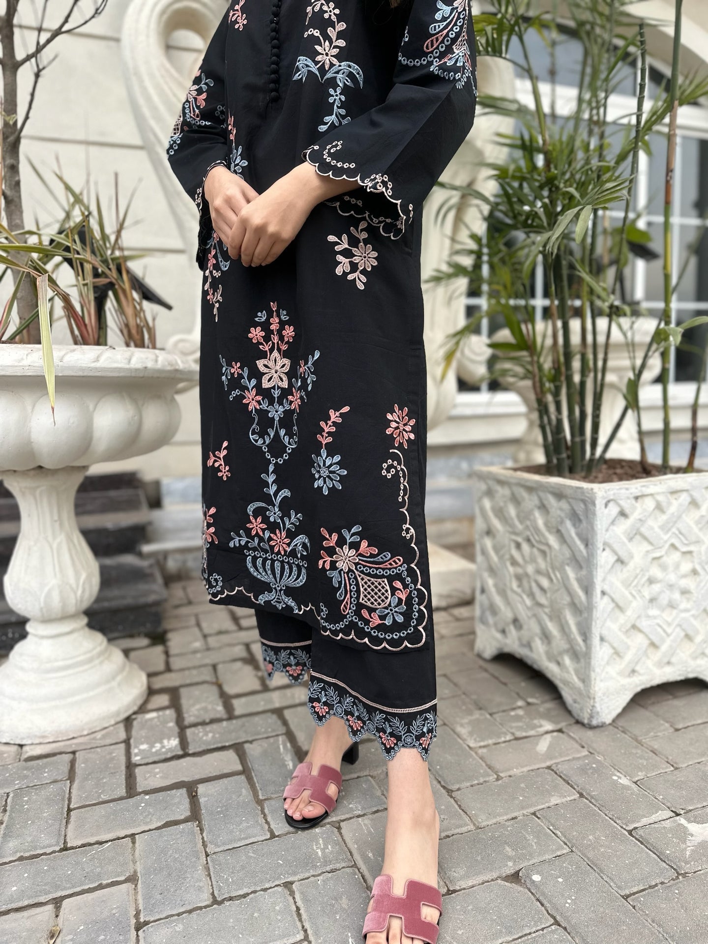 GENTIAN - BLACK SCHIFFLI CO-ORD SET