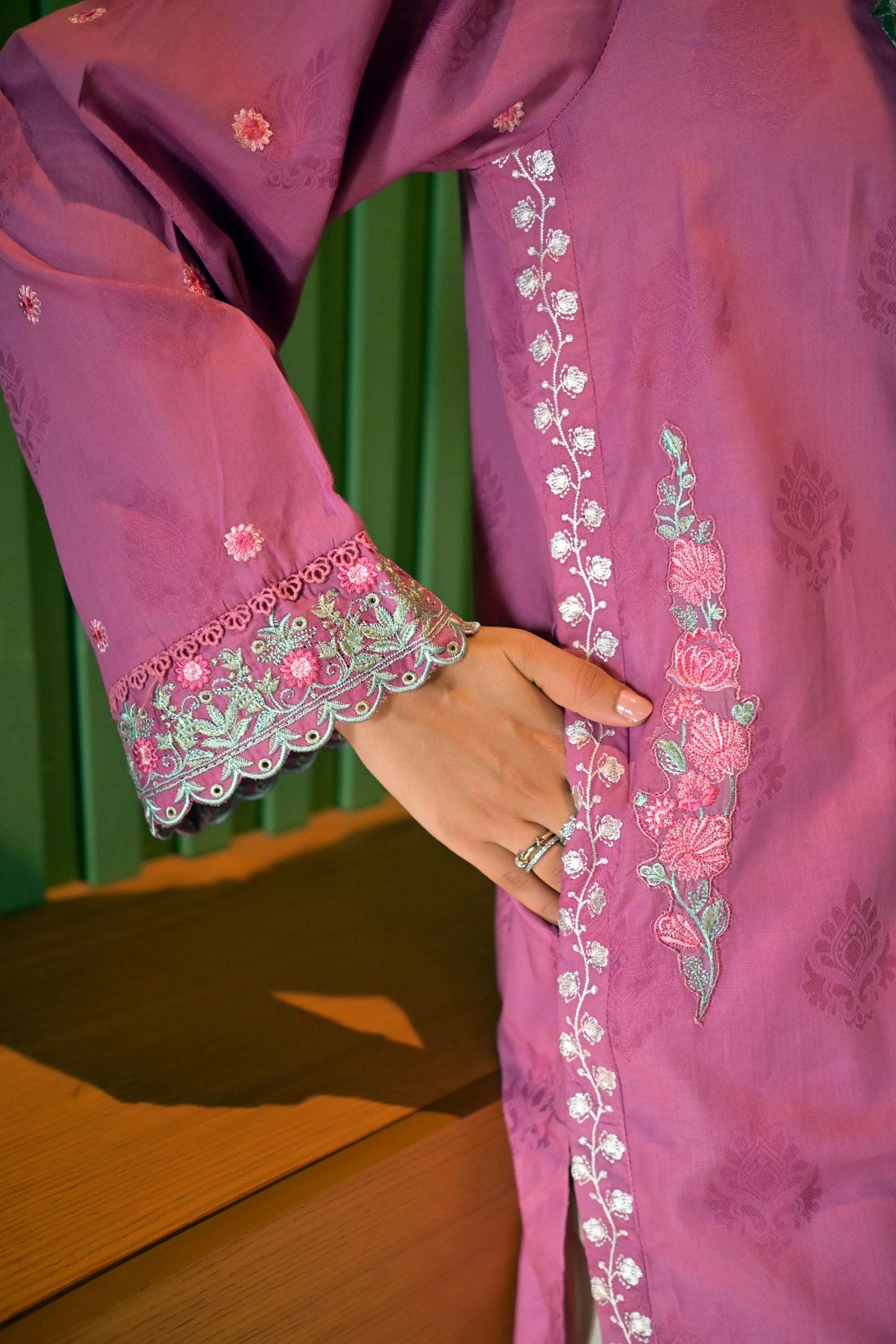 01 PIECE READY TO WEAR EMBROIDERED COTTON JACQUARD SHIRT