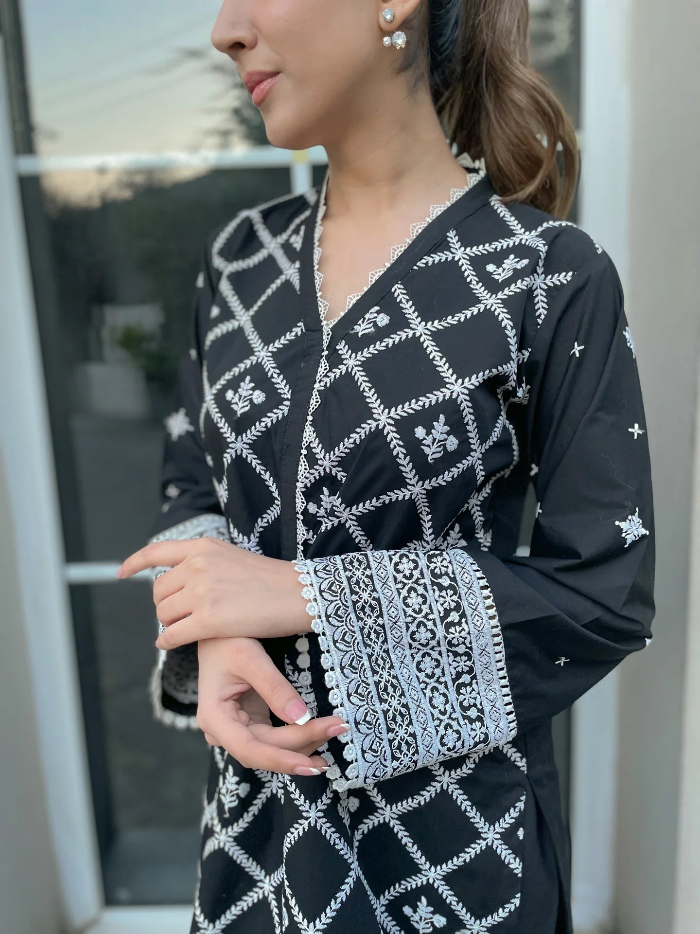 NAARJ BLACK EMBROIDERED KURTA