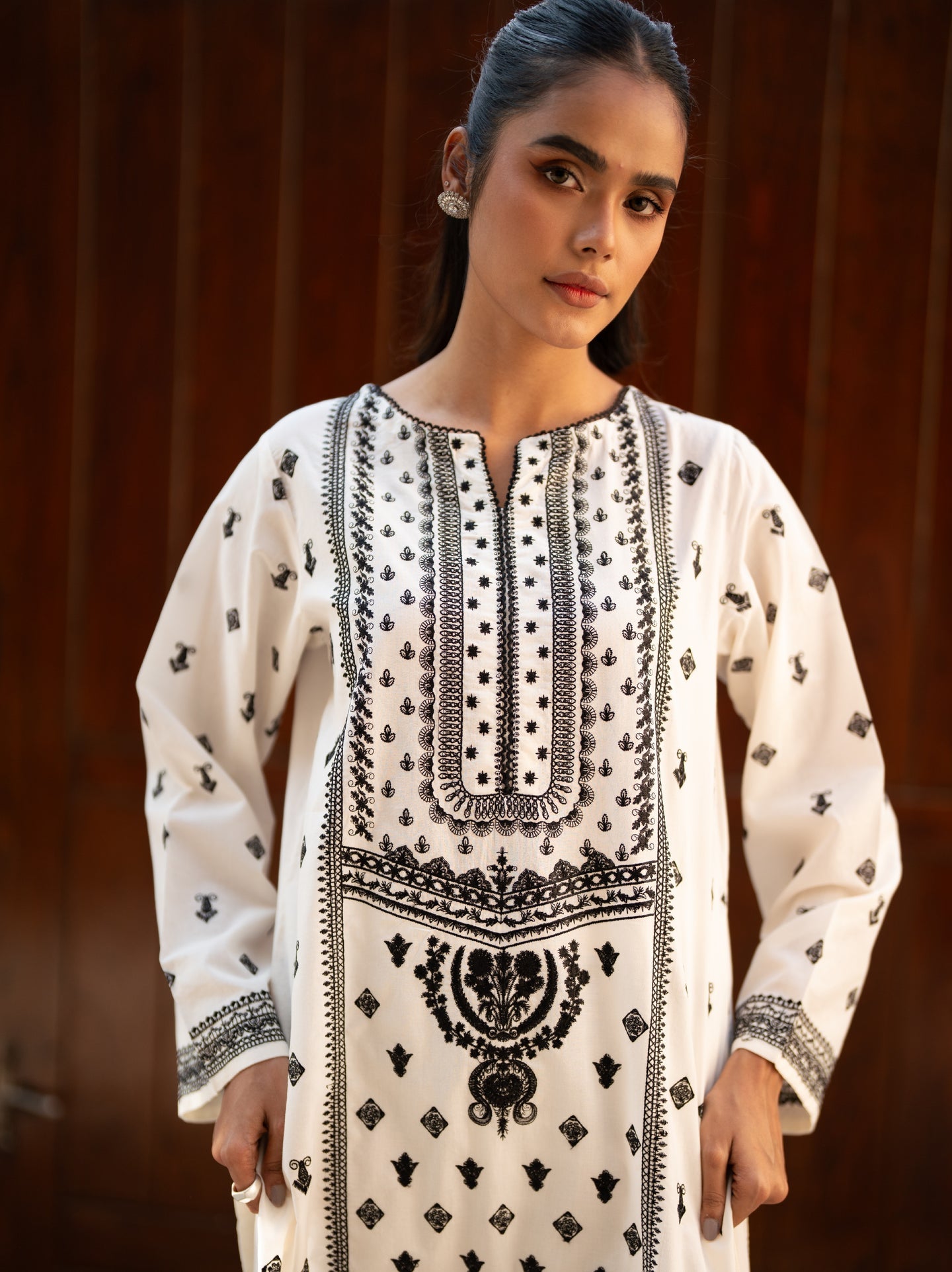 OFF WHITE EMBROIDERED KURTA