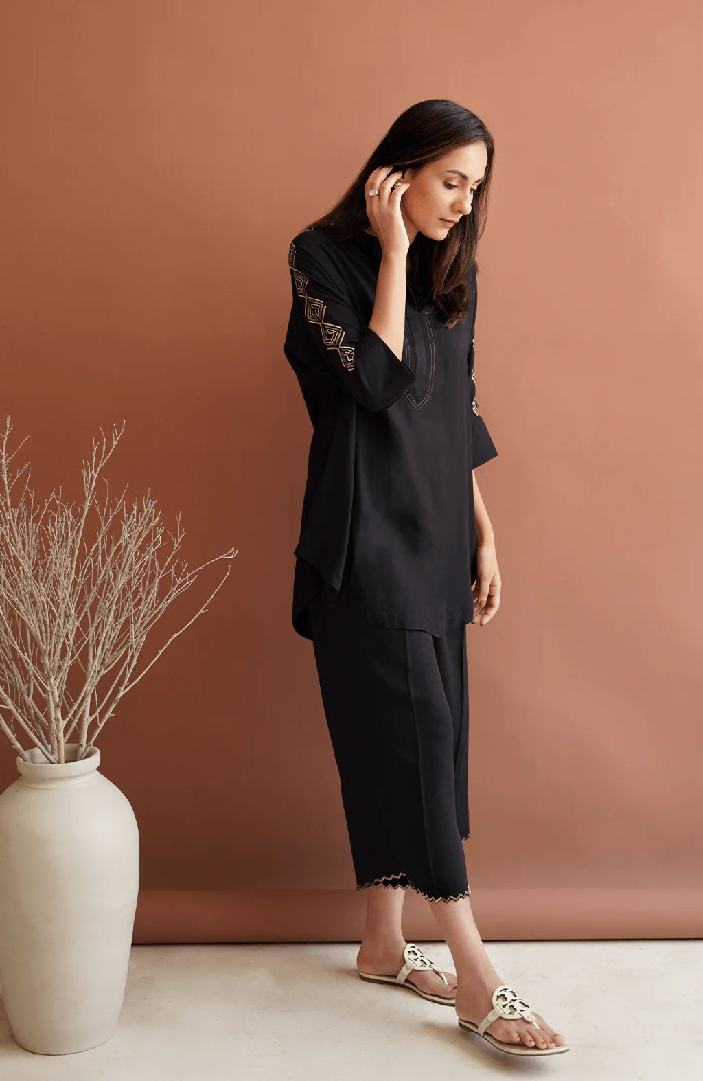 ONYX BLACK