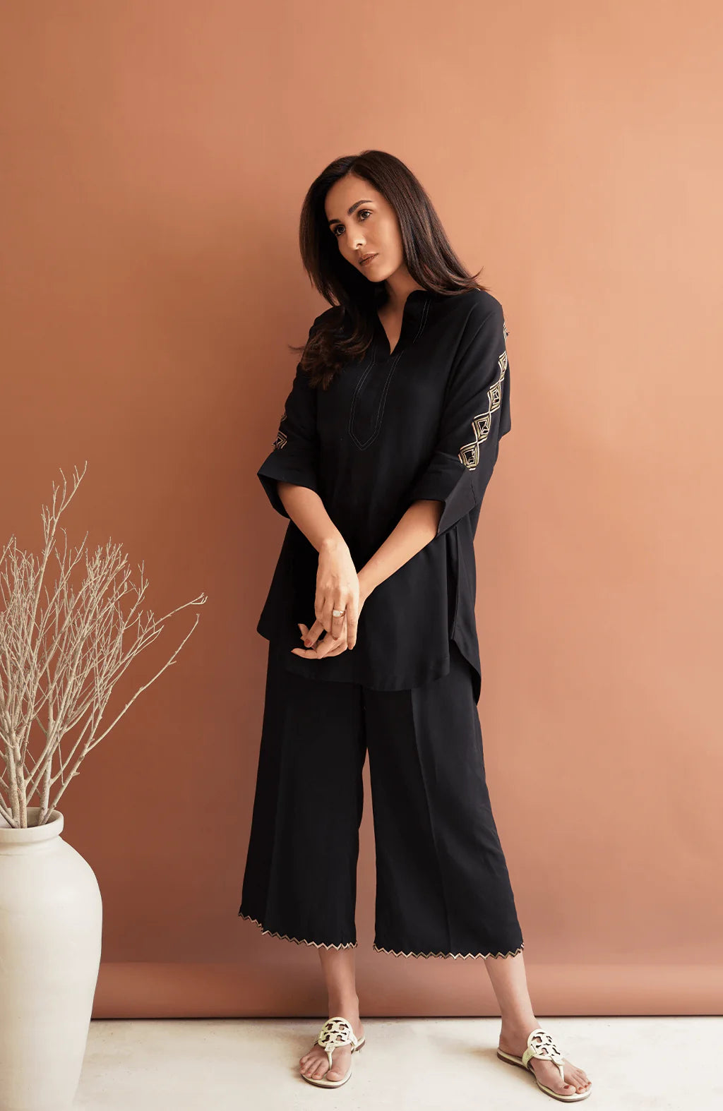 ONYX BLACK