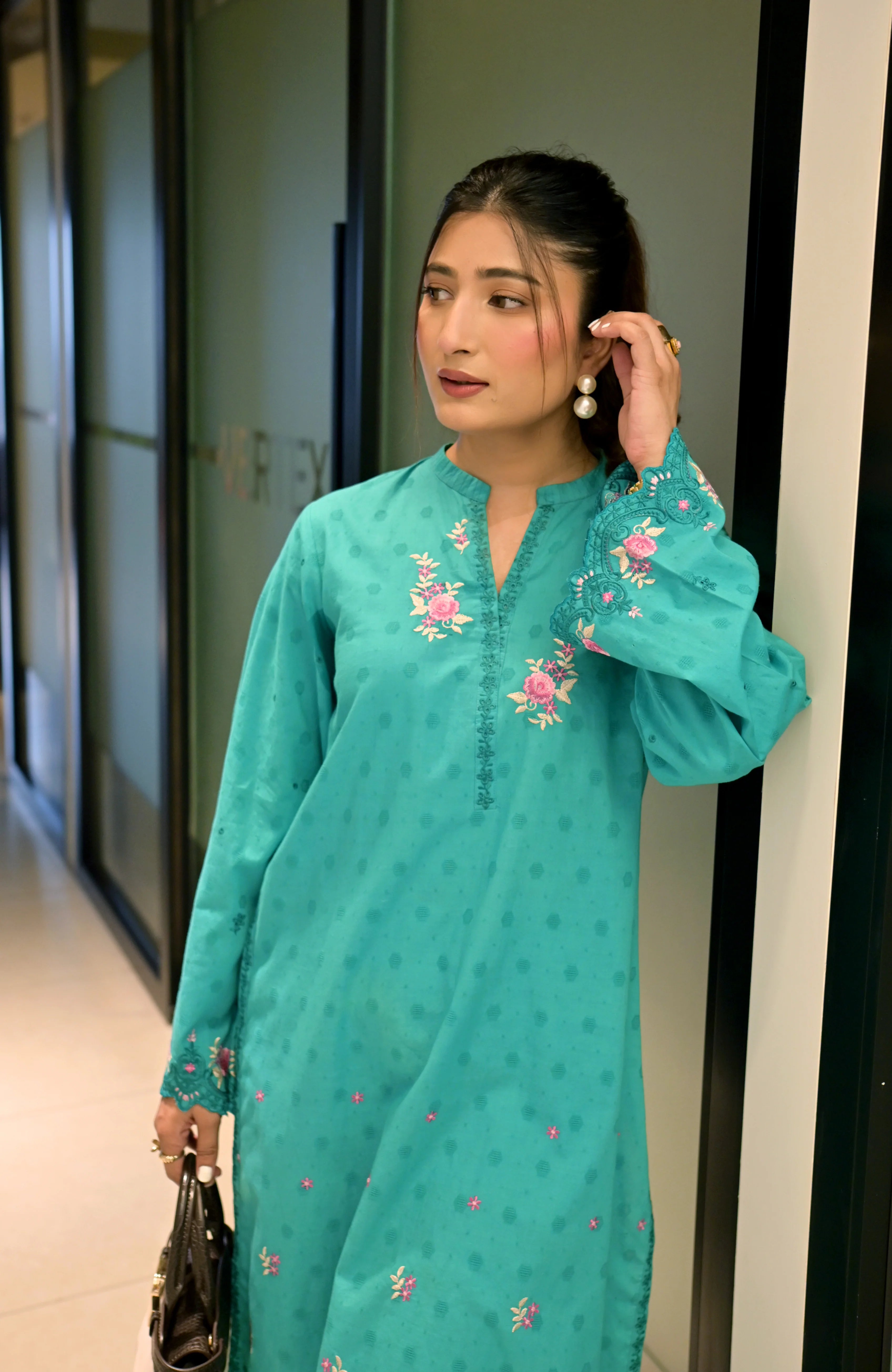 01 PIECE READY TO WEAR EMBROIDERED COTTON JACQUARD SHIRT