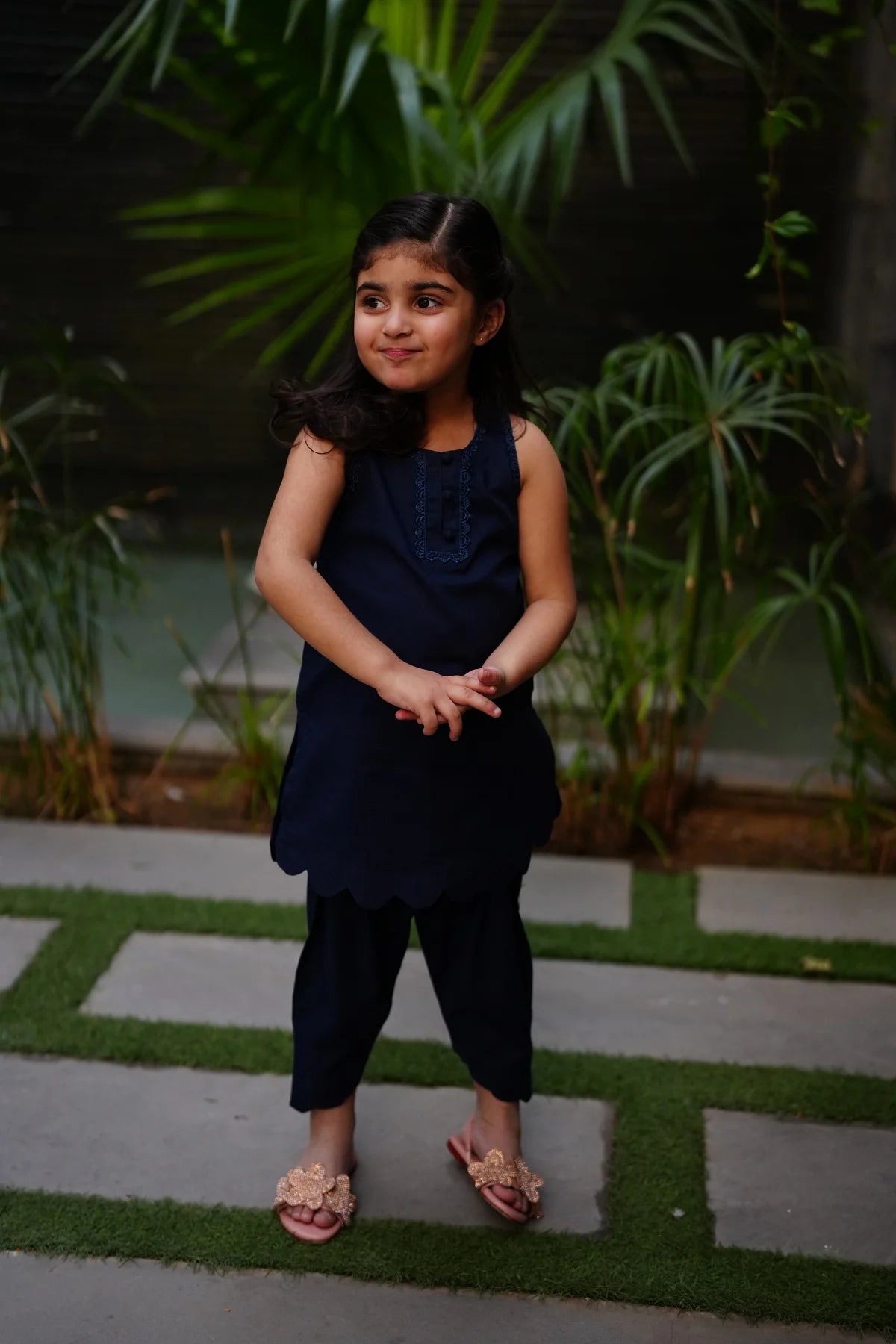 LITTLE MAHNOOR