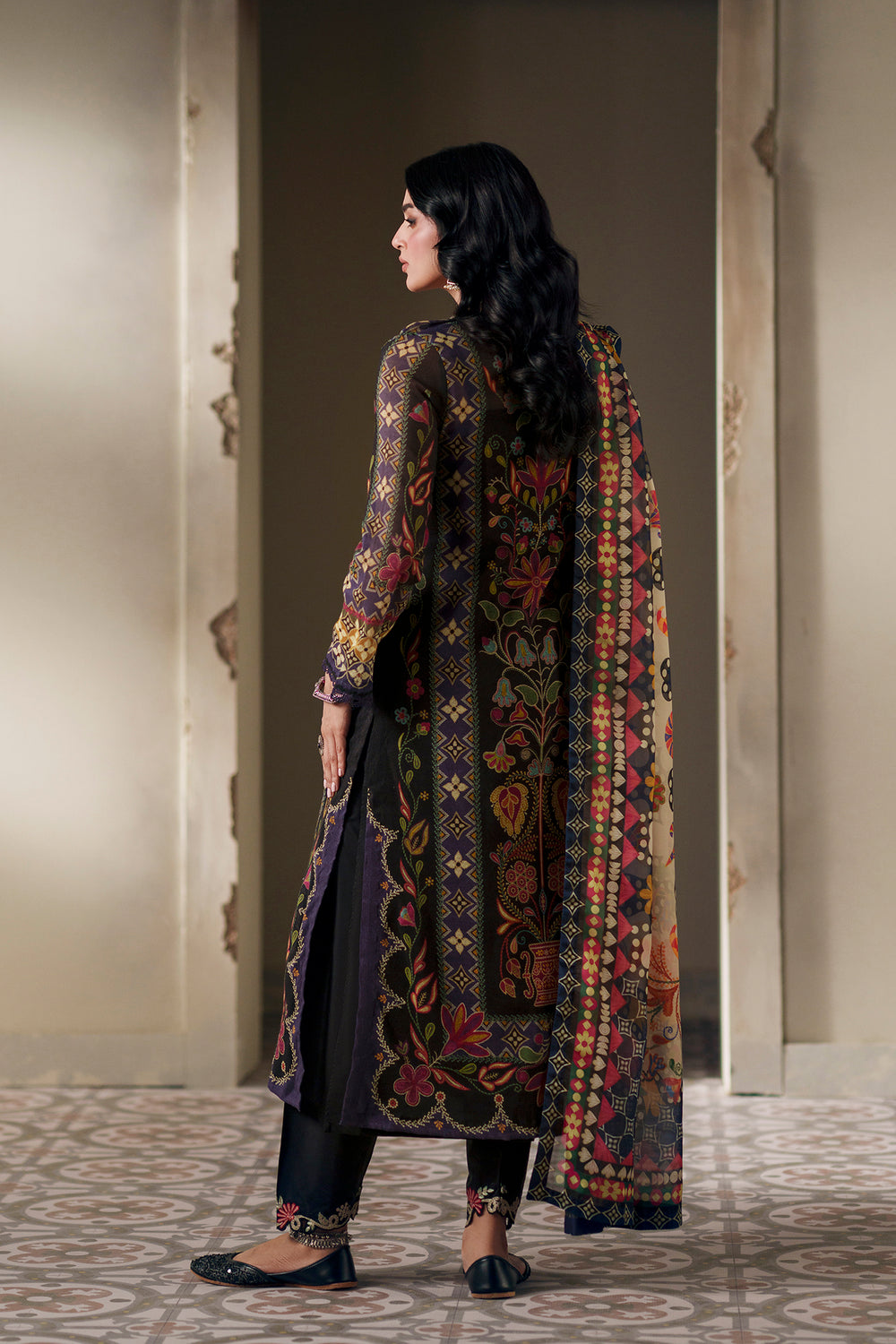EMBROIDERED SUIT - JET BLACK | E4004/103/902