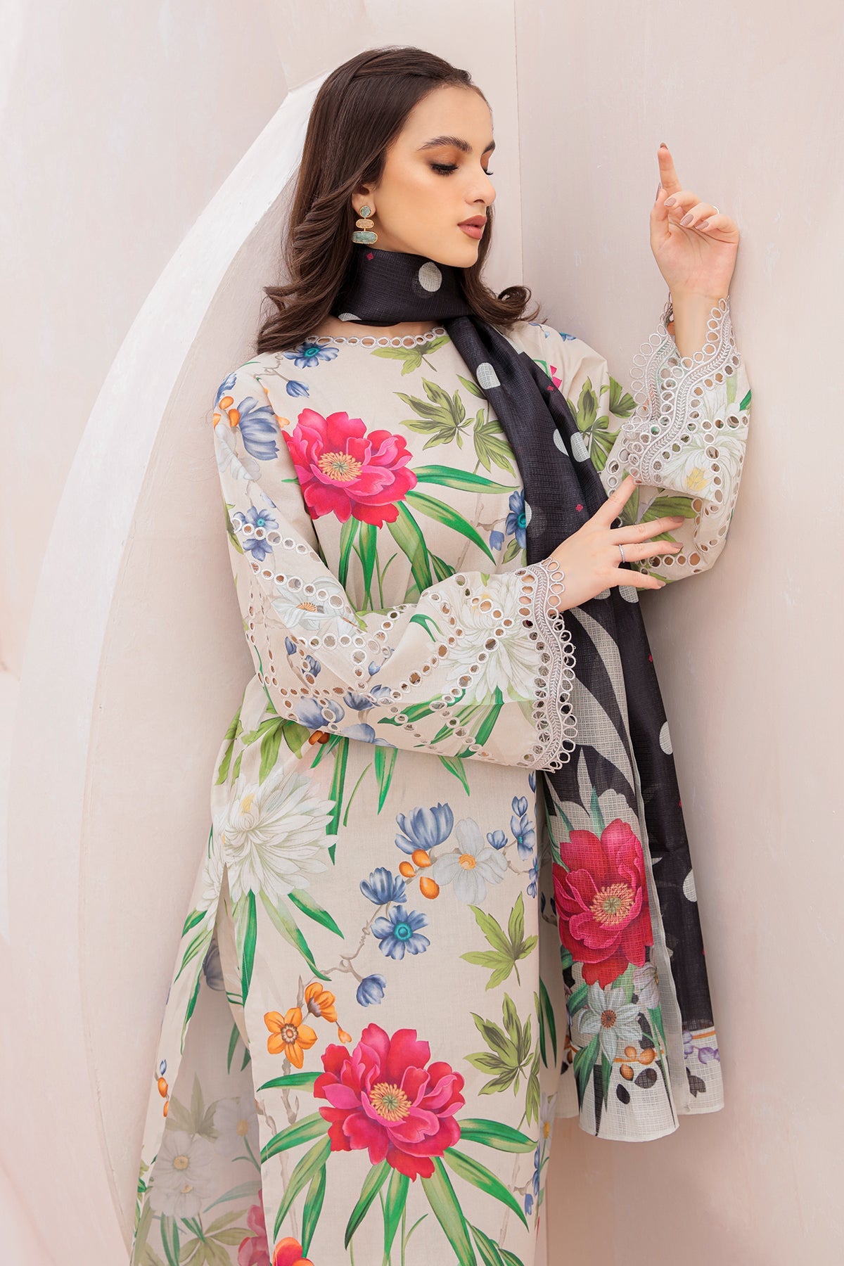 BAROQUE EMBROIDERED LAWN UF 332