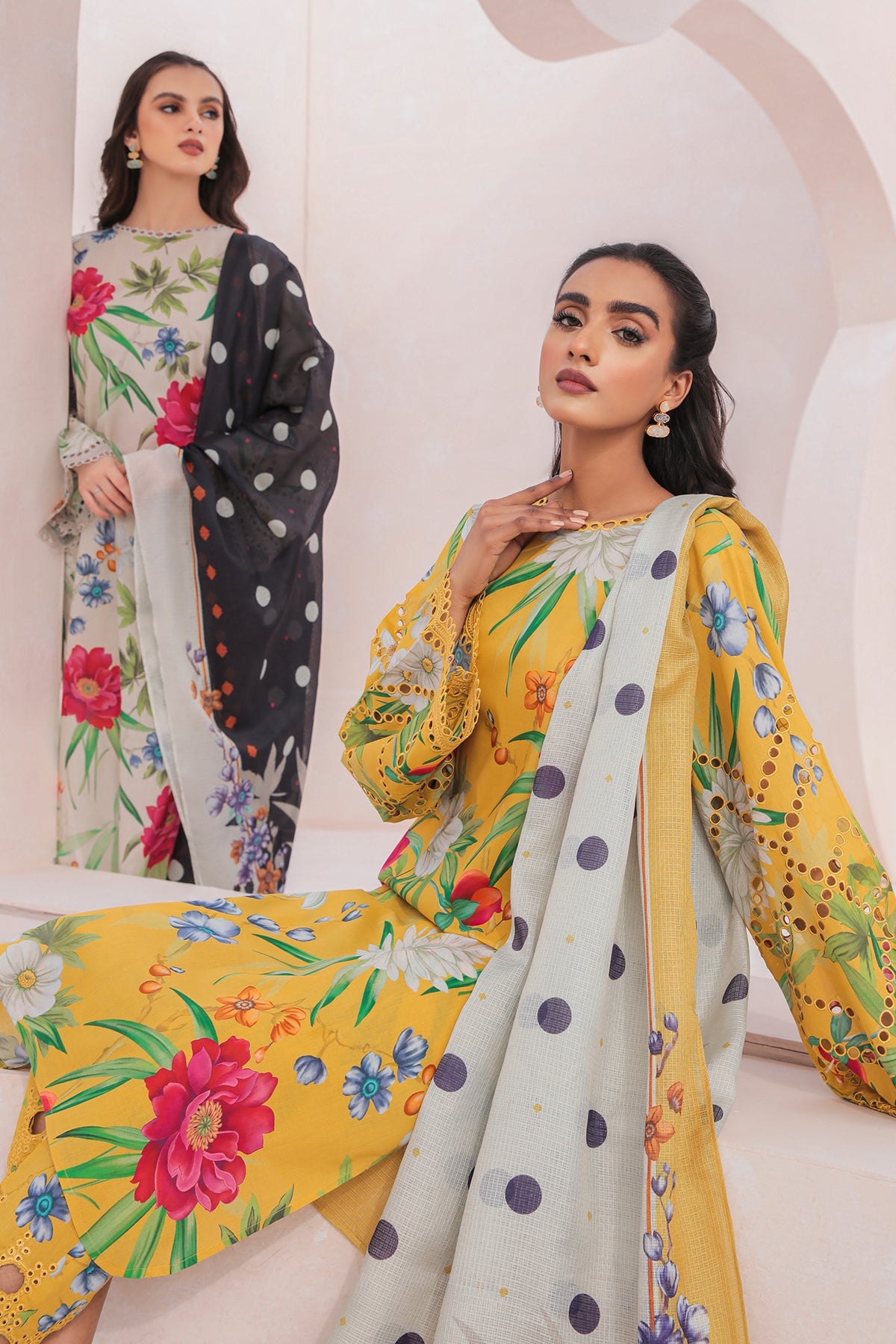 BAROQUE EMBROIDERED LAWN UF 332