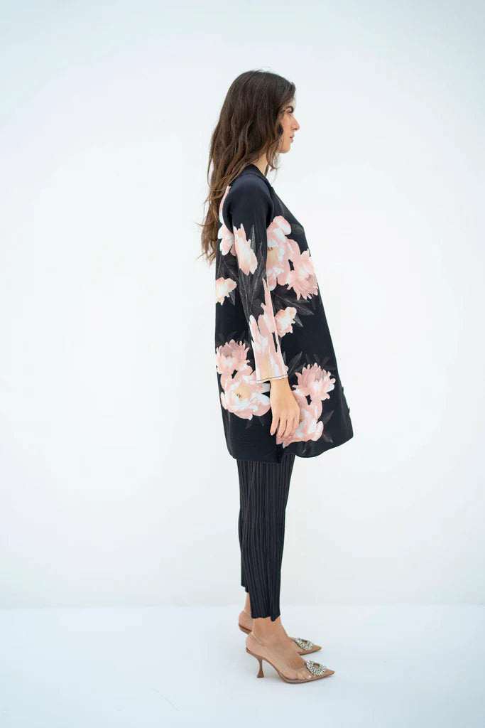 Pleated Haya Black Set With Capri Pants