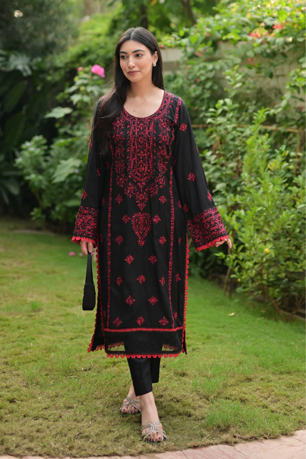 EMBROIDERED LINEN D-1009