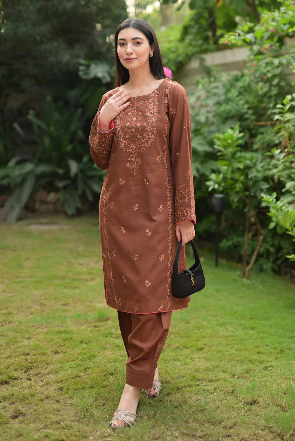 EMBROIDERED SLUB KHADDAR D-1008