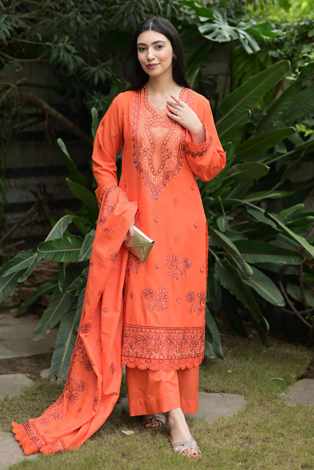 EMBROIDERED KARANDI D-1007