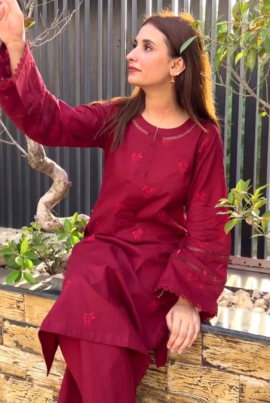 MAROON AMBER