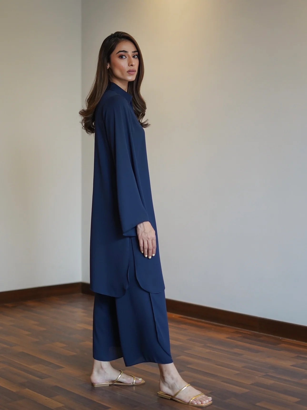 NAVY OAK TUNIC WITH TULIP PANTS