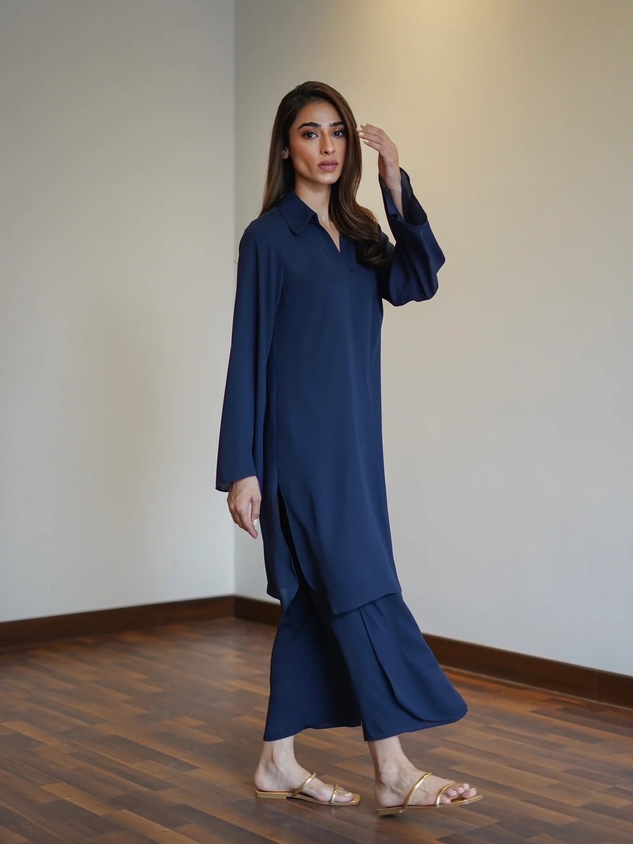 NAVY OAK TUNIC WITH TULIP PANTS