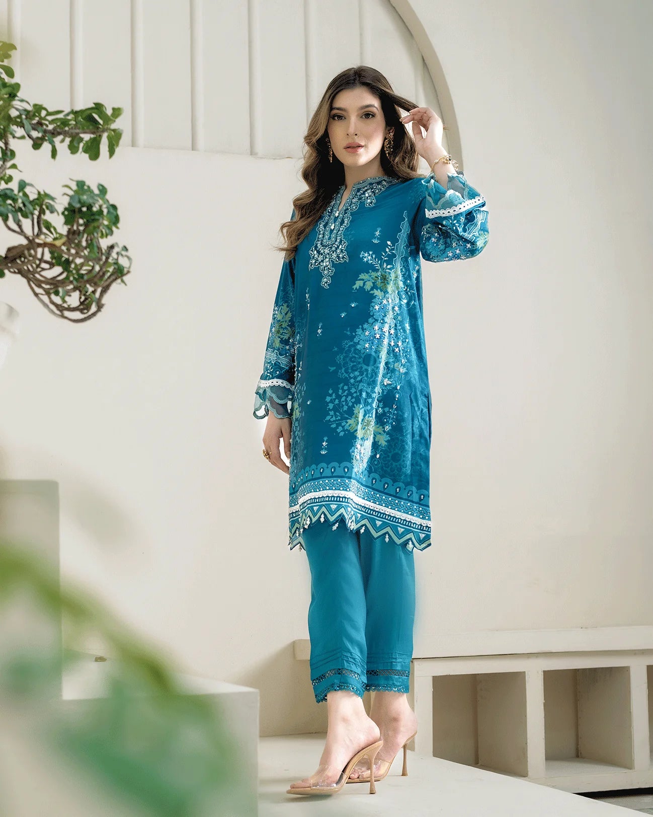 DC-2273 TURQUOISE BLUE 2PCS HAND EMBELLISHED SHIRT WITH TROUSER
