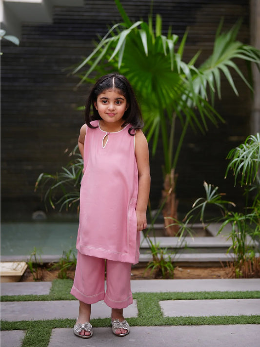 LITTLE LAIBA