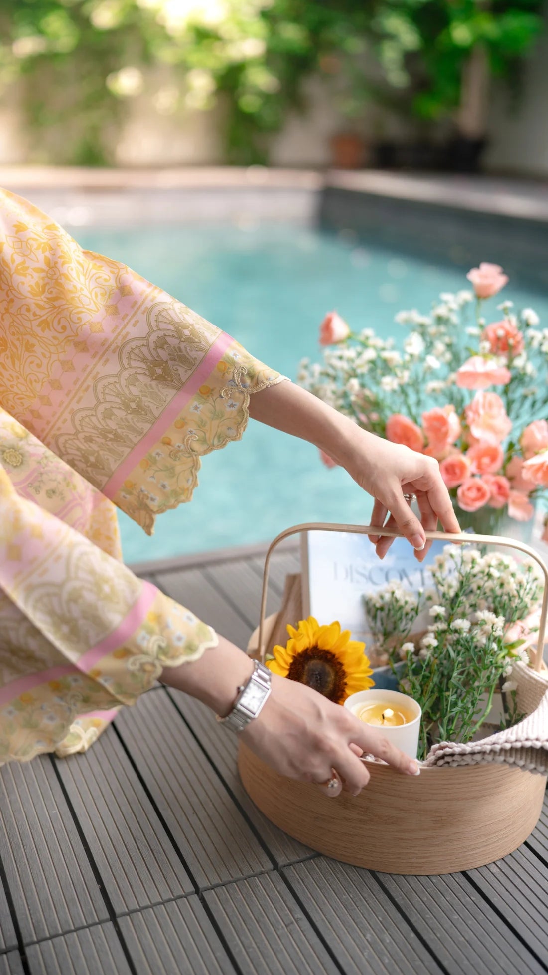 ELAHA KAFTAN AND IZAAR