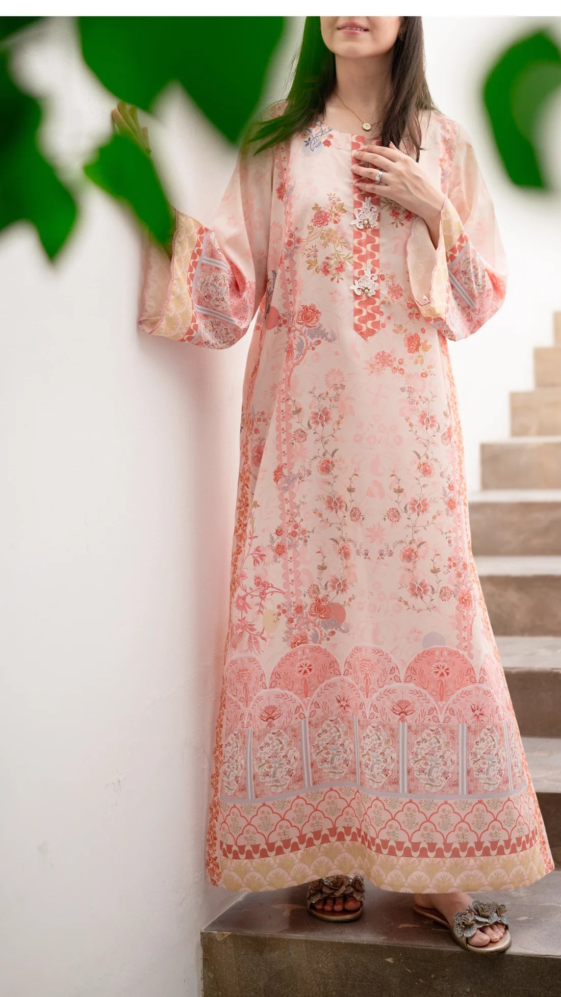 LEYLI KAFTAN AND IZAAR
