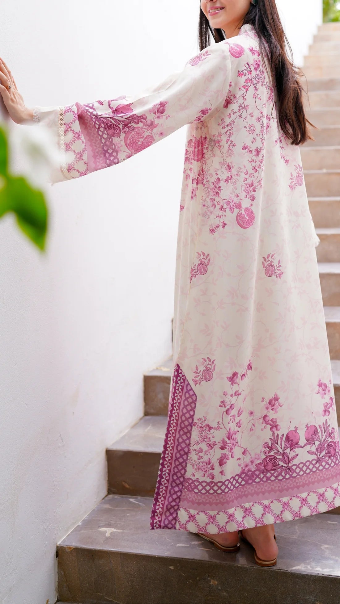 EIRA KAFTAN AND IZAAR